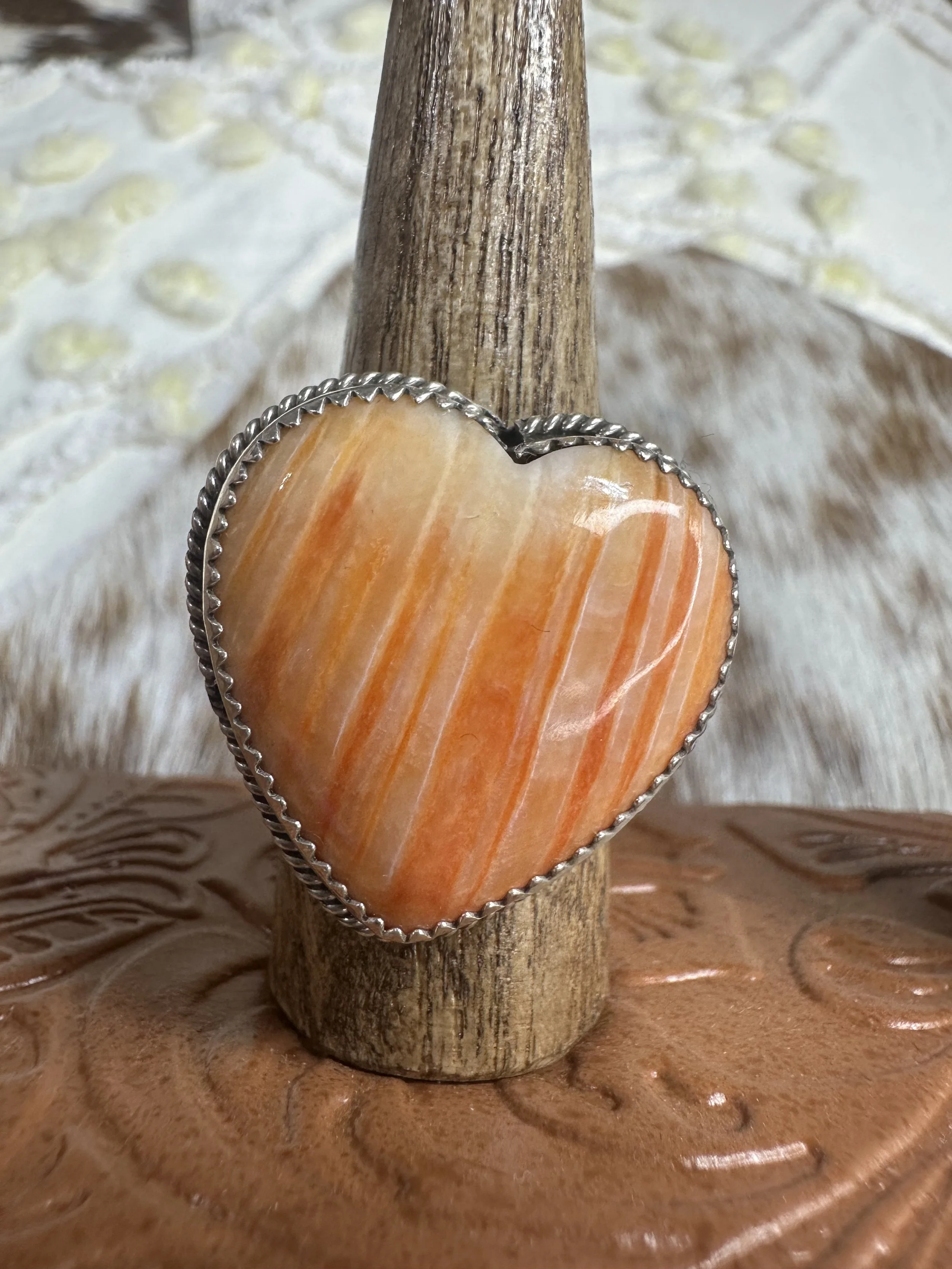 "P" Stamped Orange Spiny Oyster Shell Heart Ring - Sz 9