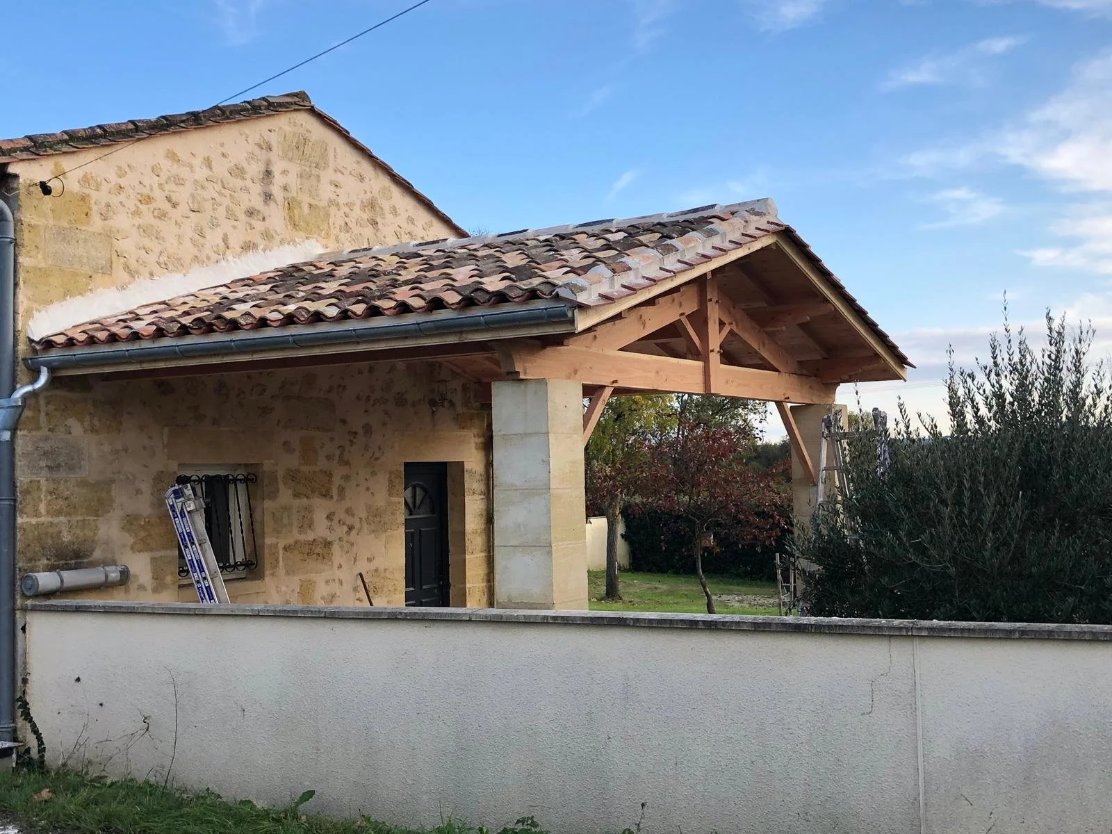 Création d'un porche charpente + couverture à vignonet