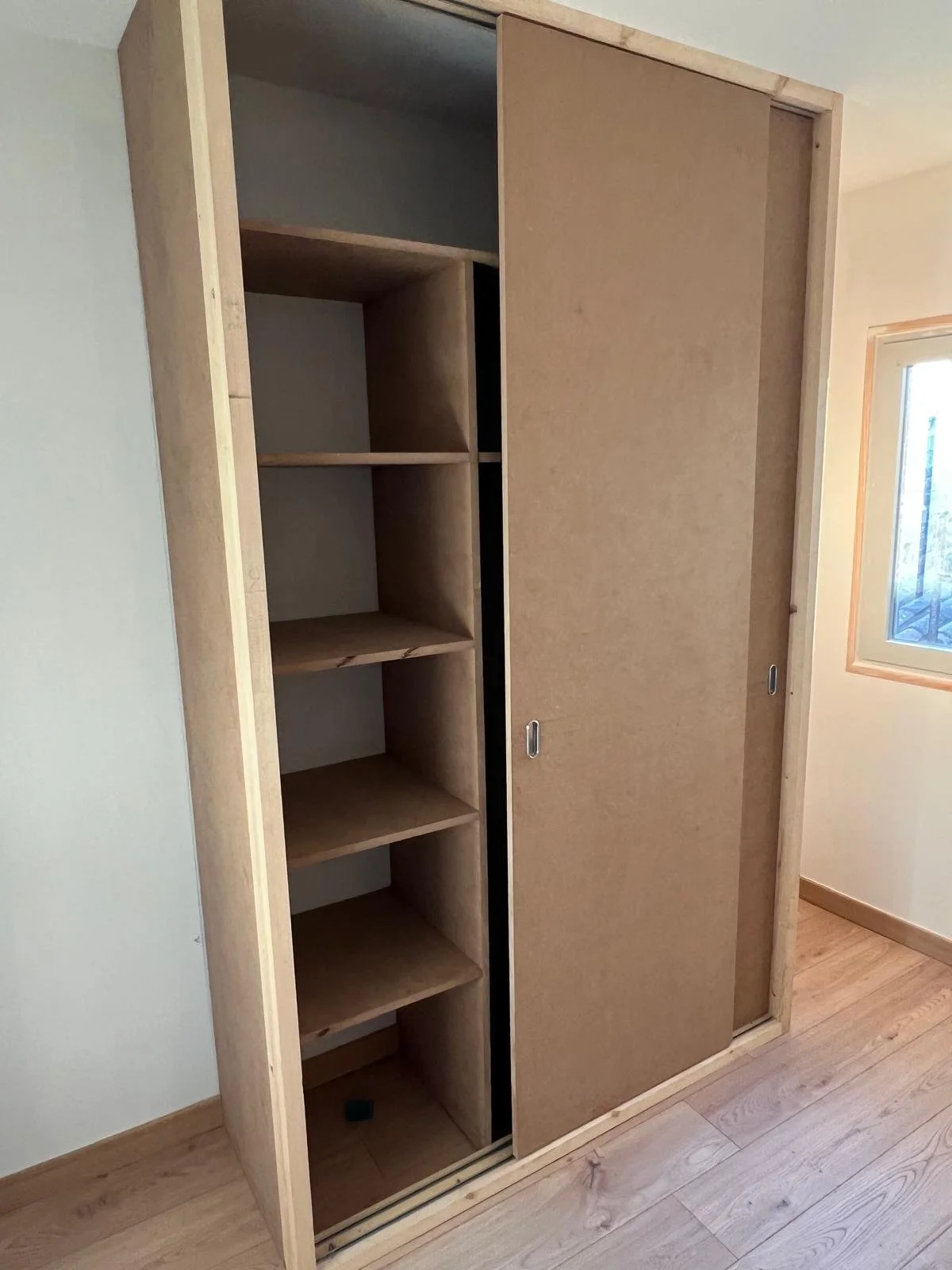 Création et poste d'un dressing à Libourne.
