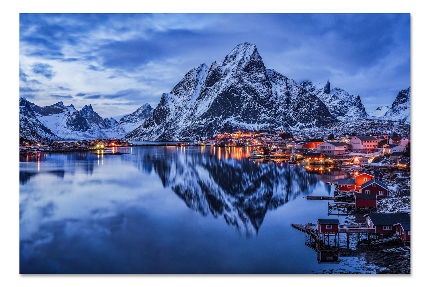Blaue Stunde in Reine, Lofoten