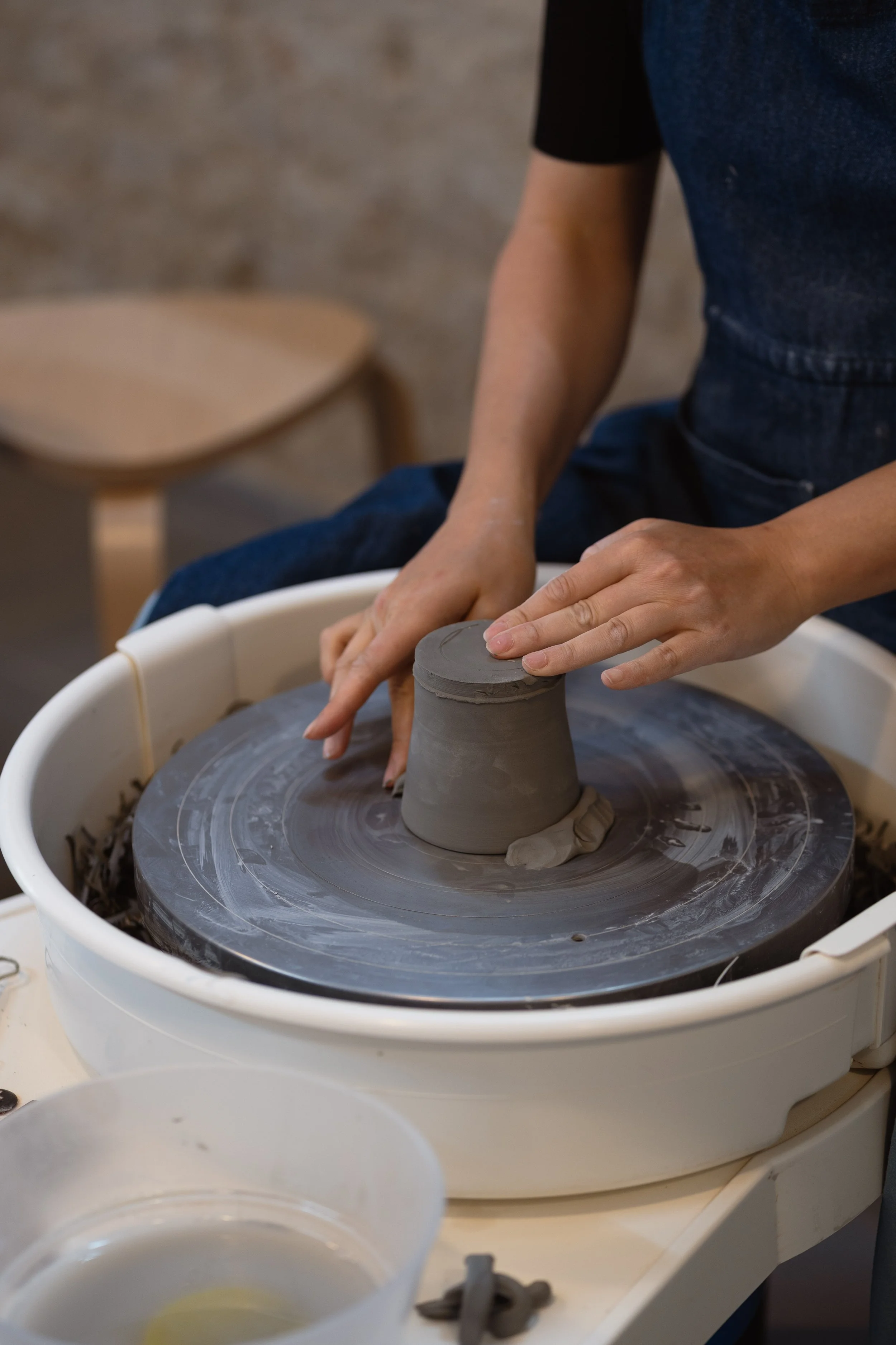 Hoji Ceramics Regular Classes Wheelthrowing Barcelona