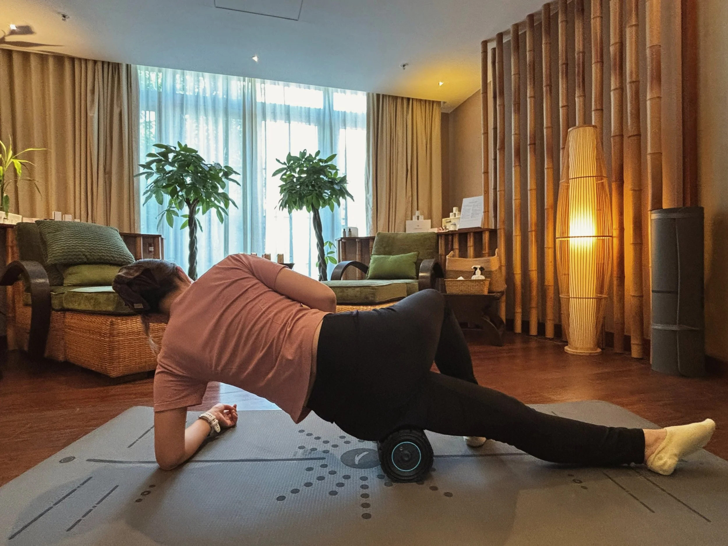 THIA_07_roller-stretch.jpg