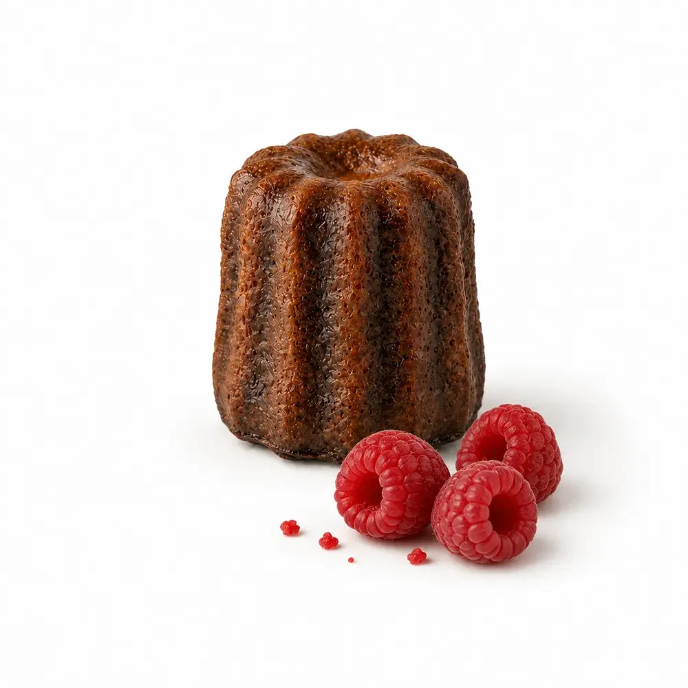 Canelé arrangé à la framboise