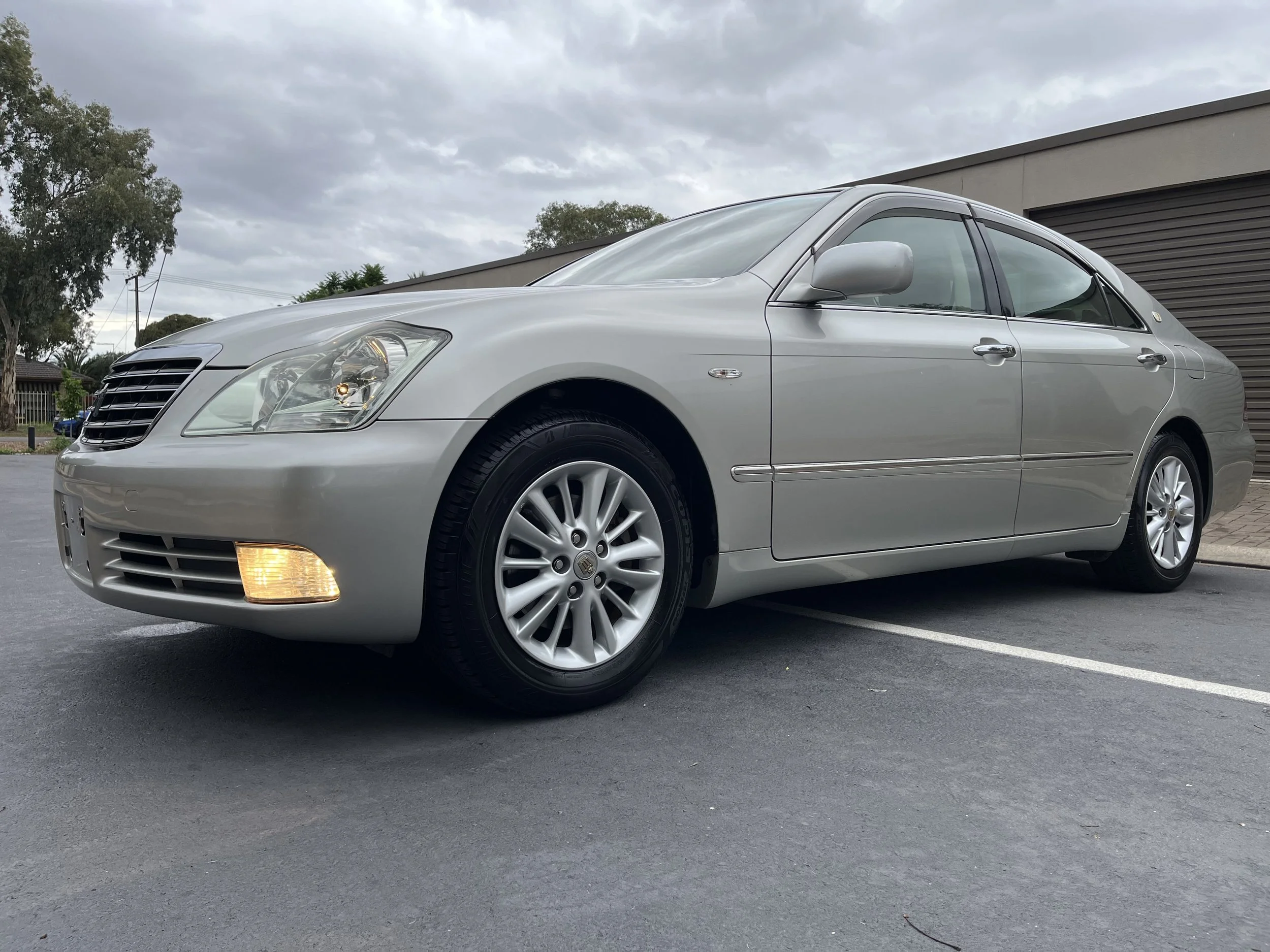 2004 Toyota Crown GRS182