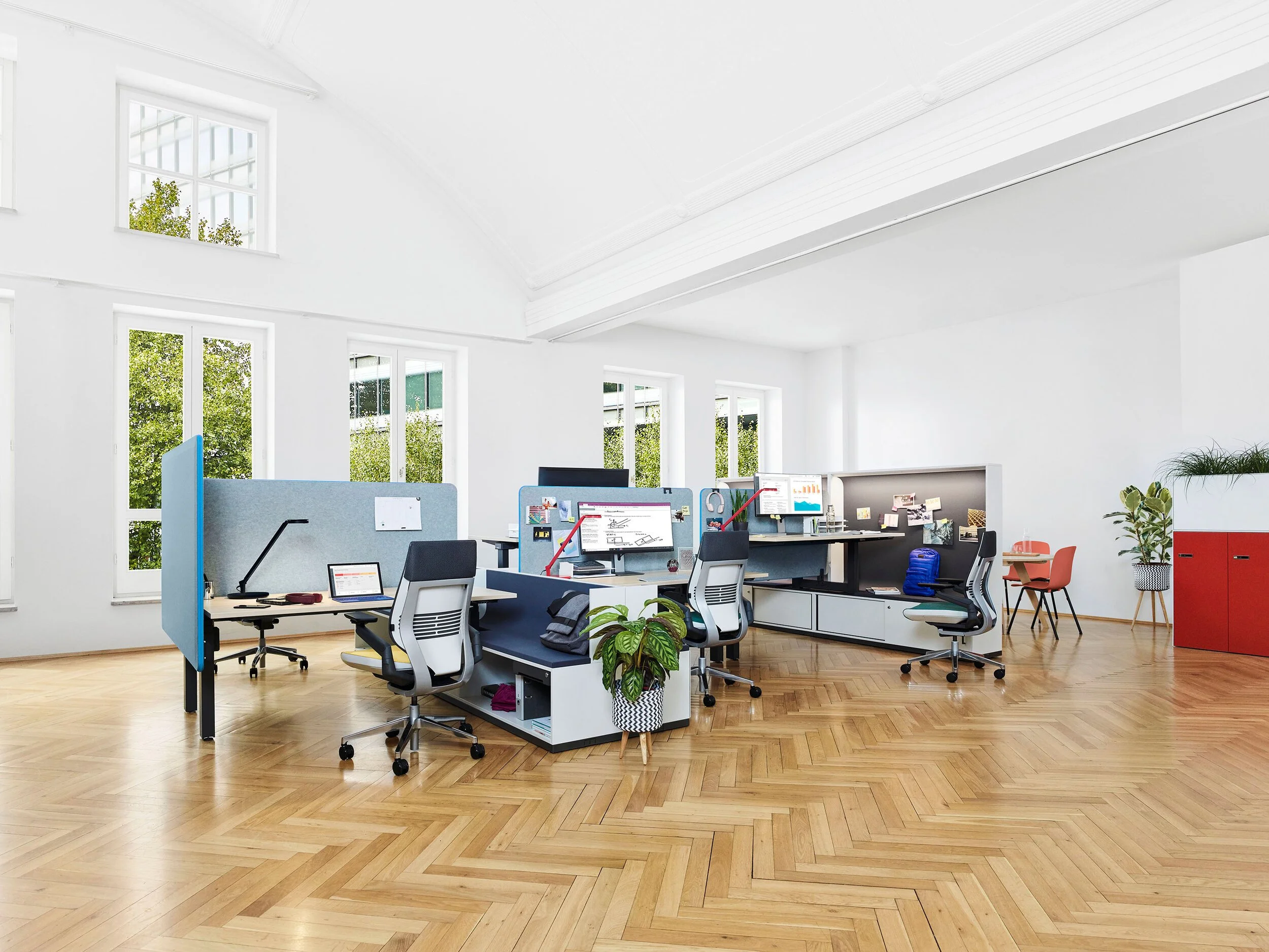 Steelcase Campaign – Product-Motiv 7, High-End-Retusche Bildergut