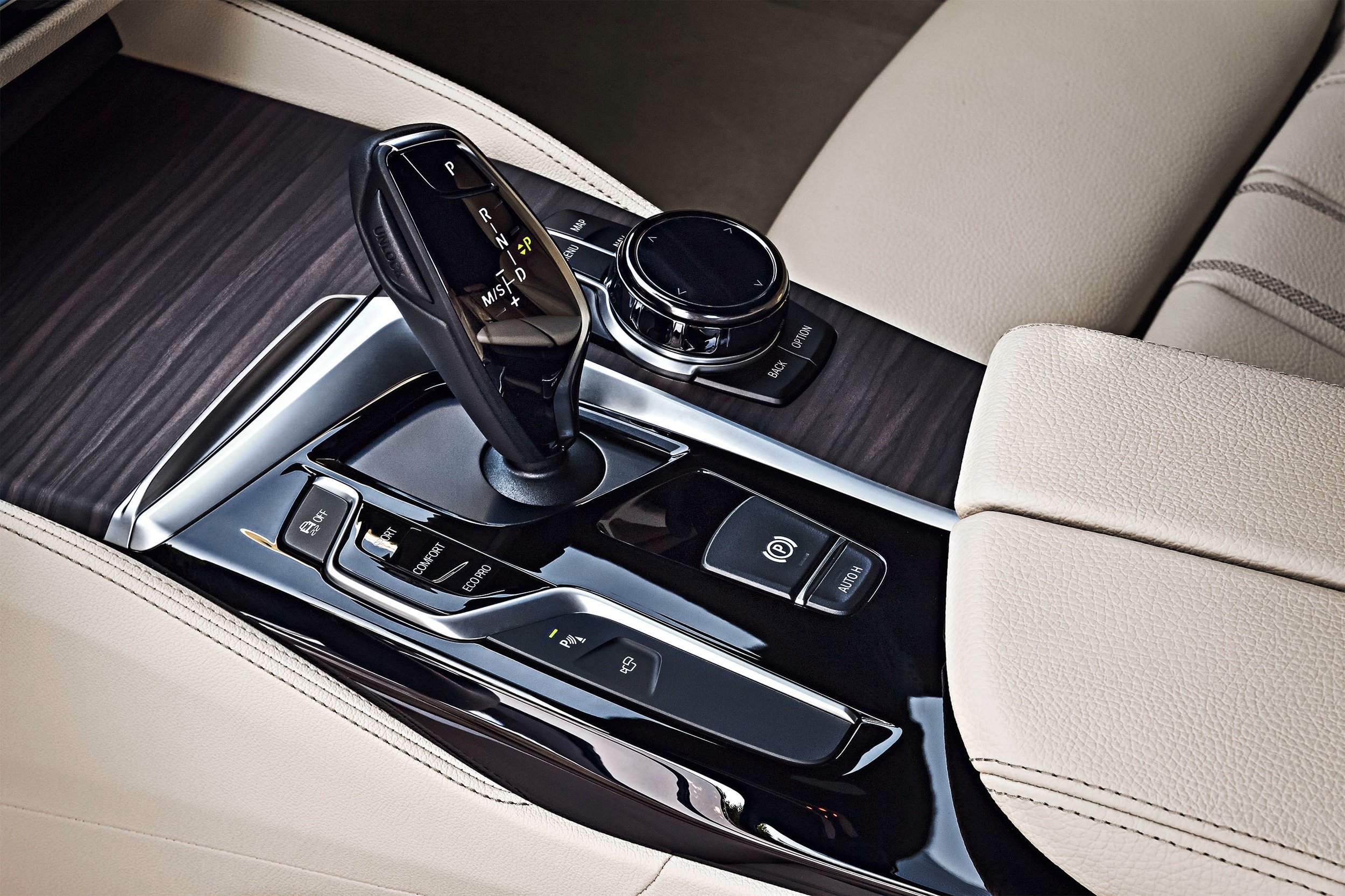 BMW 5ER Kombi Pressclub – Automotive-Motiv 16, High-End-Retusche Bildergut