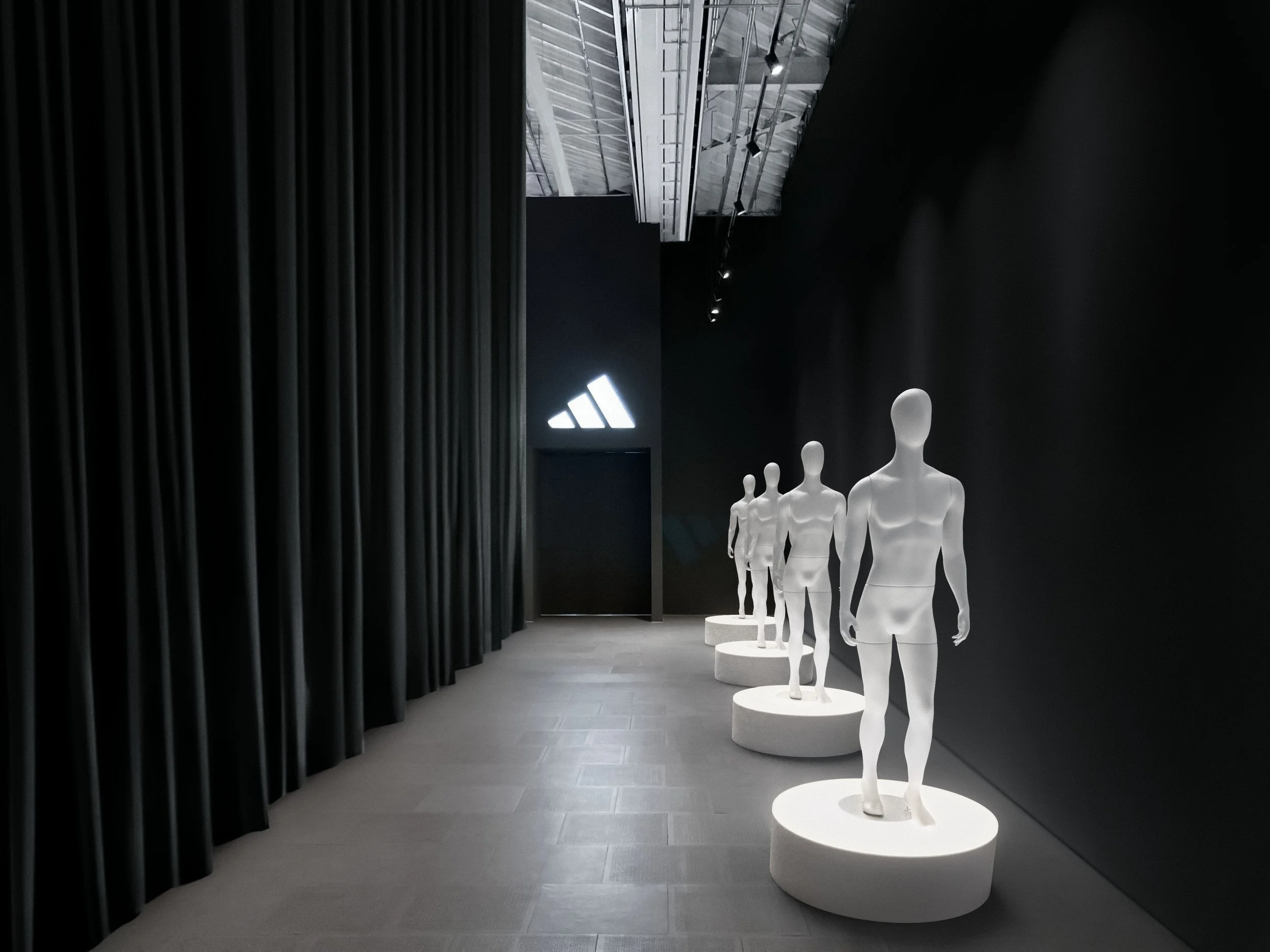 Adidas Brand Space – Keyvisual 2, High-End-Retusche Bildergut