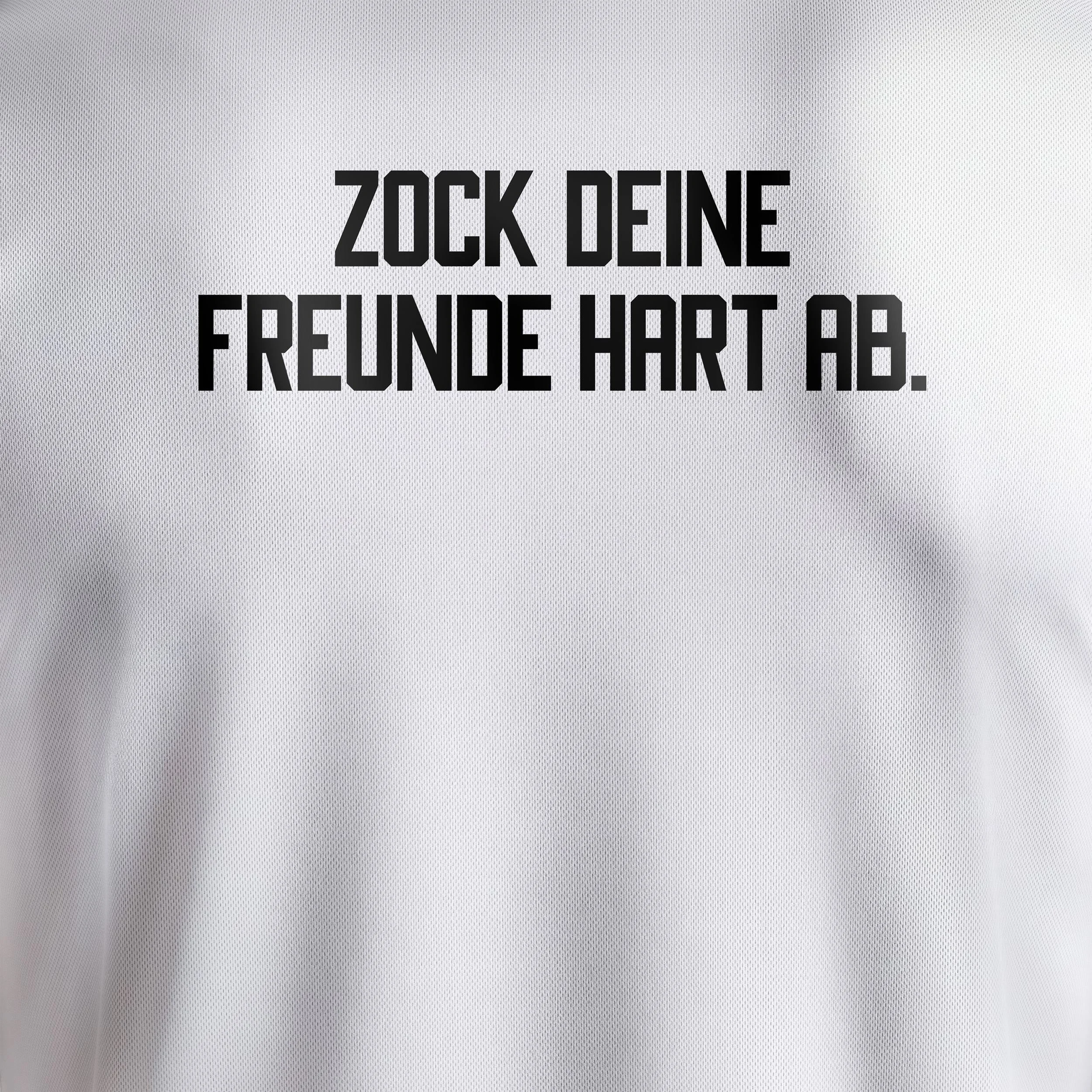 20 Minuten WM-Tippspiel: Weisses Deutschland-Trikot in Nahaufnahme, schwarze Flockschrift "Zock deine Freunde hart ab."
