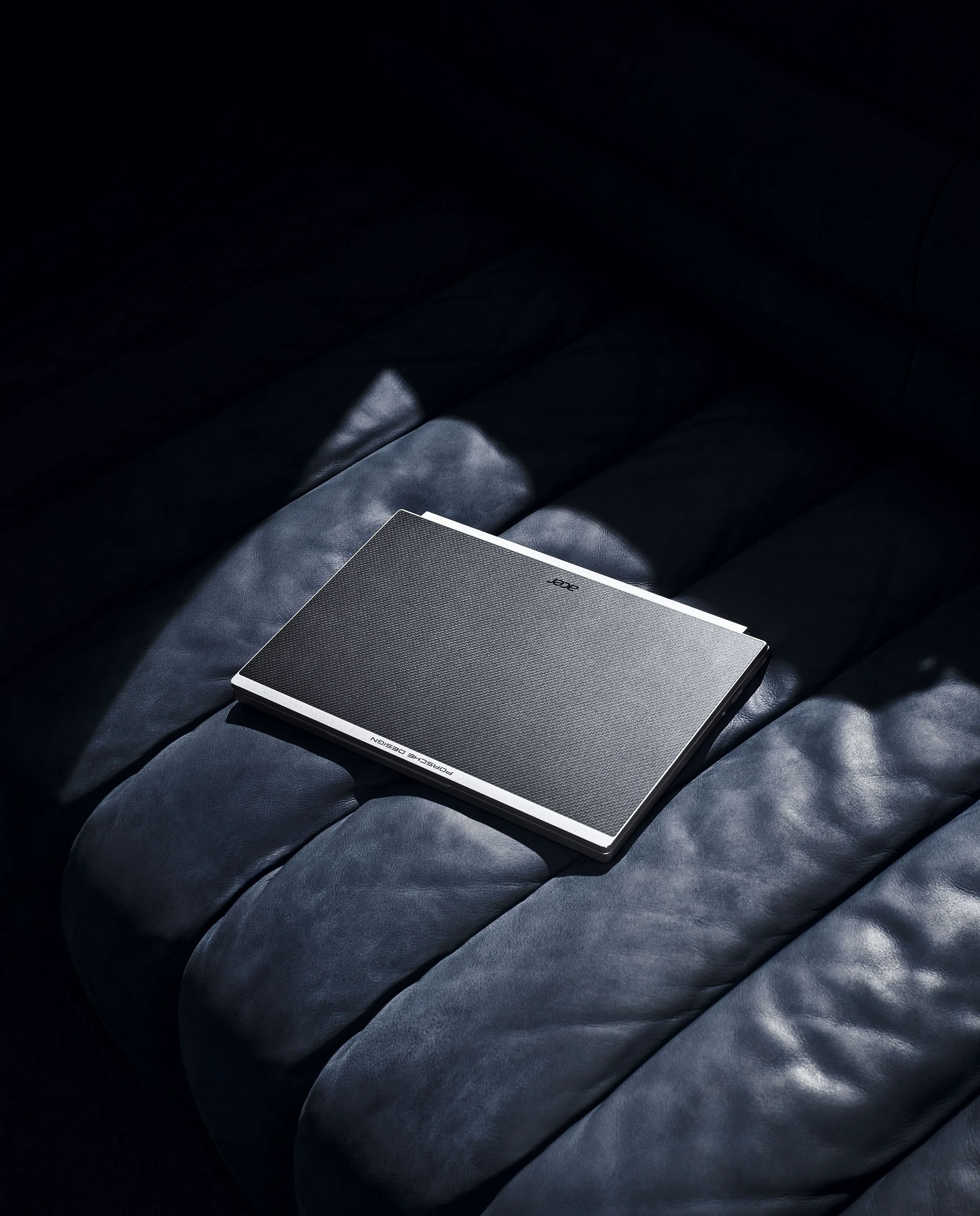 Porsche Design Campagne – Product-Motiv 3, High-End-Retusche Bildergut