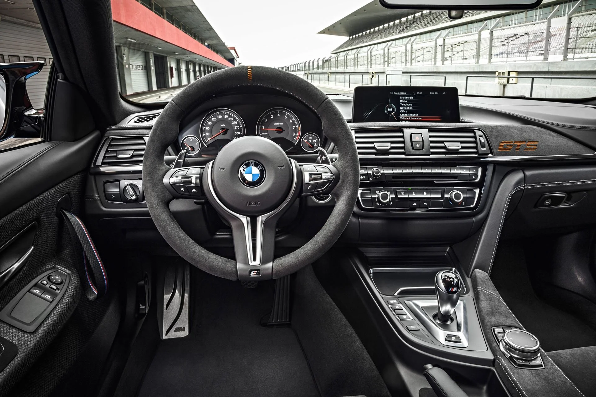 BMW M4 GTS Pressclub – Automotive-Motiv 10, High-End-Retusche Bildergut