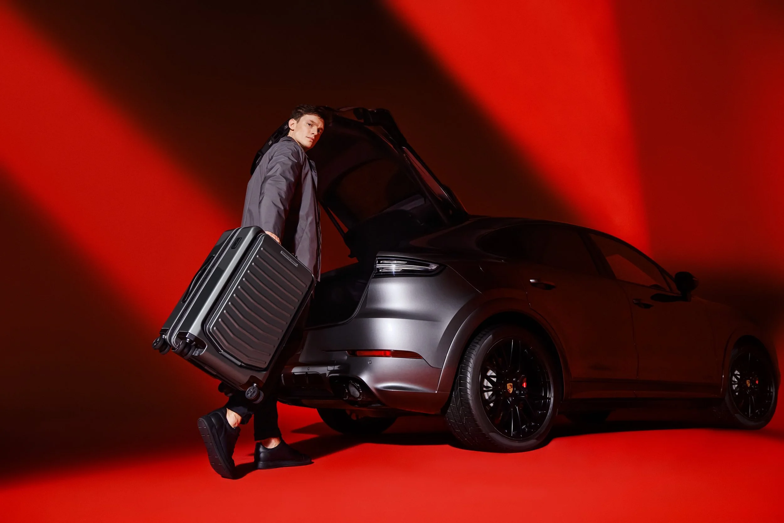 Porsche Design Roadster Hardcase – Product-Motiv 19, High-End-Retusche Bildergut