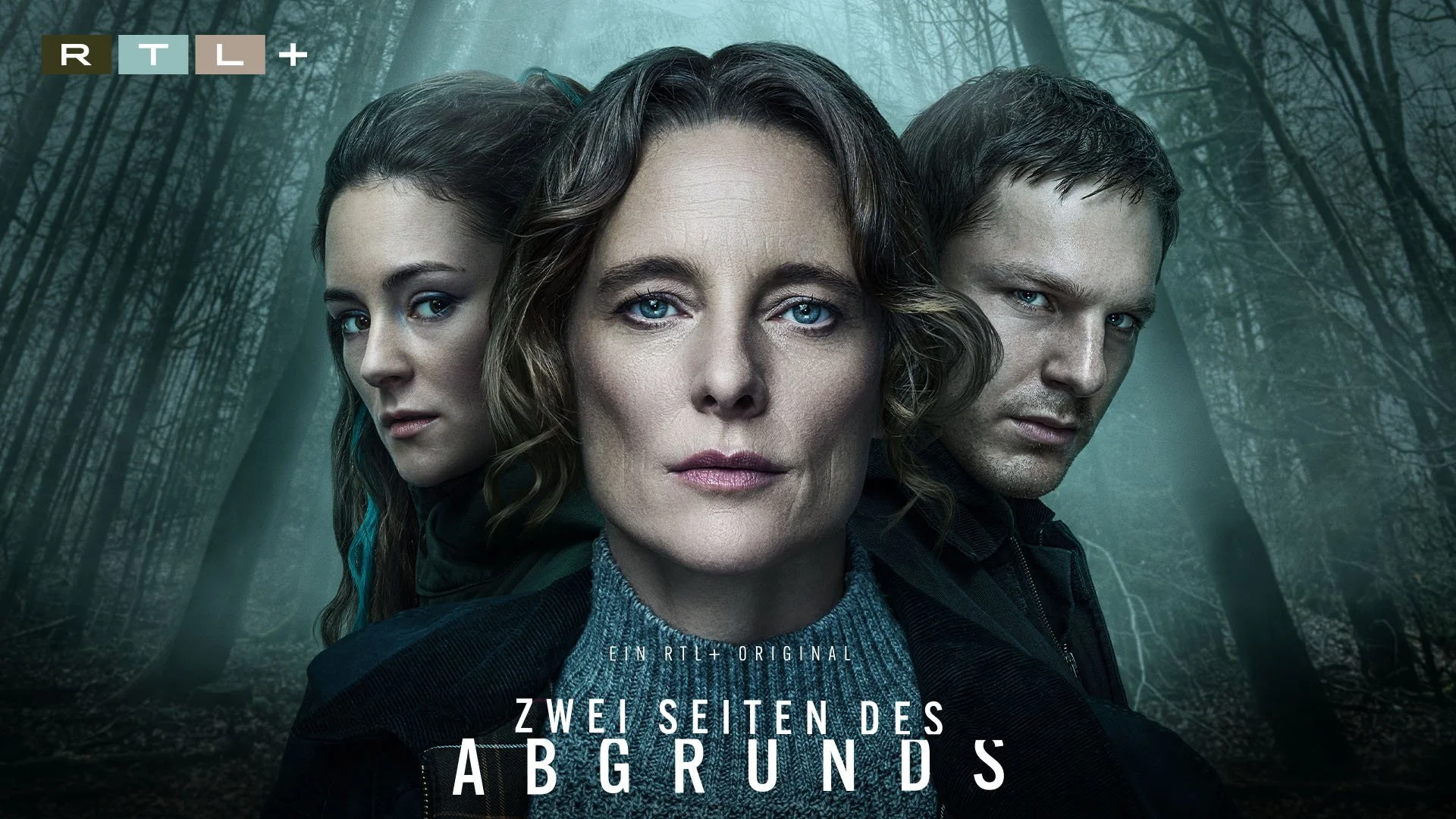 Drei Gesichter im nebligen Wald, düsteres Key Art zu Zwei Seiten des Abgrunds für RTL+ – Composing Bildergut.