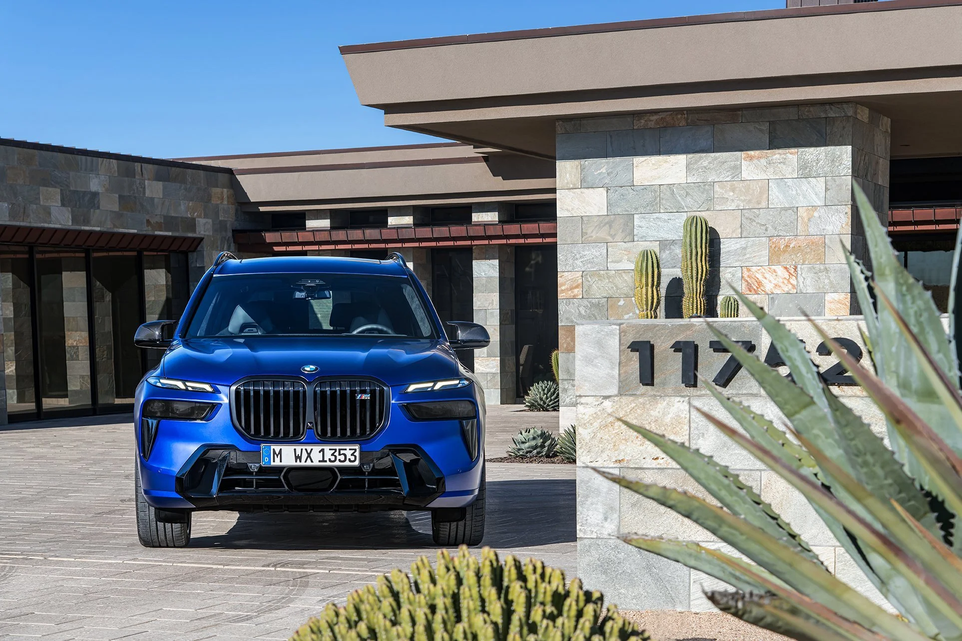 BMW X7 Pressclub – Automotive-Motiv 24, High-End-Retusche Bildergut