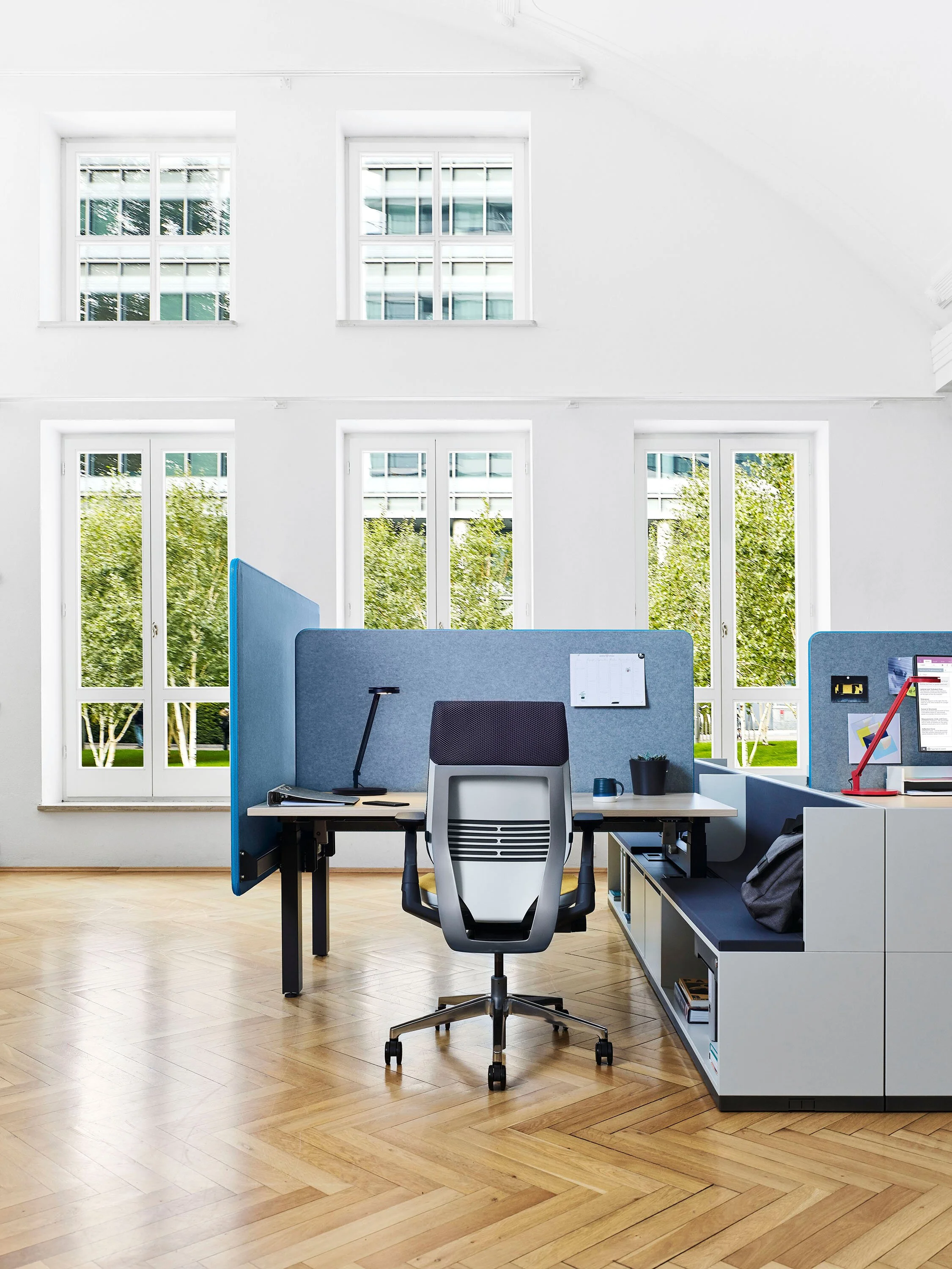 Steelcase Campaign – Product-Motiv 10, High-End-Retusche Bildergut