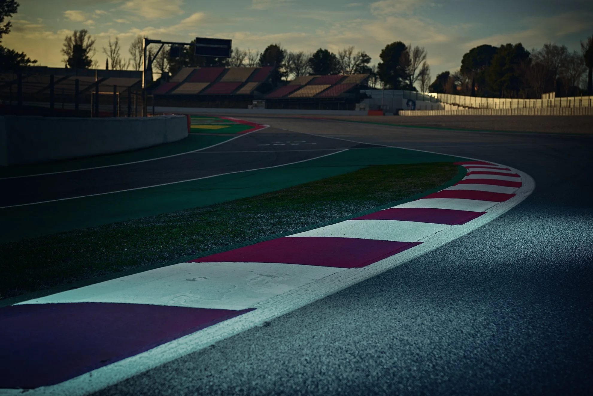 Stake F1 Team Kick Sauber – Automotive-Motiv 8, High-End-Retusche Bildergut