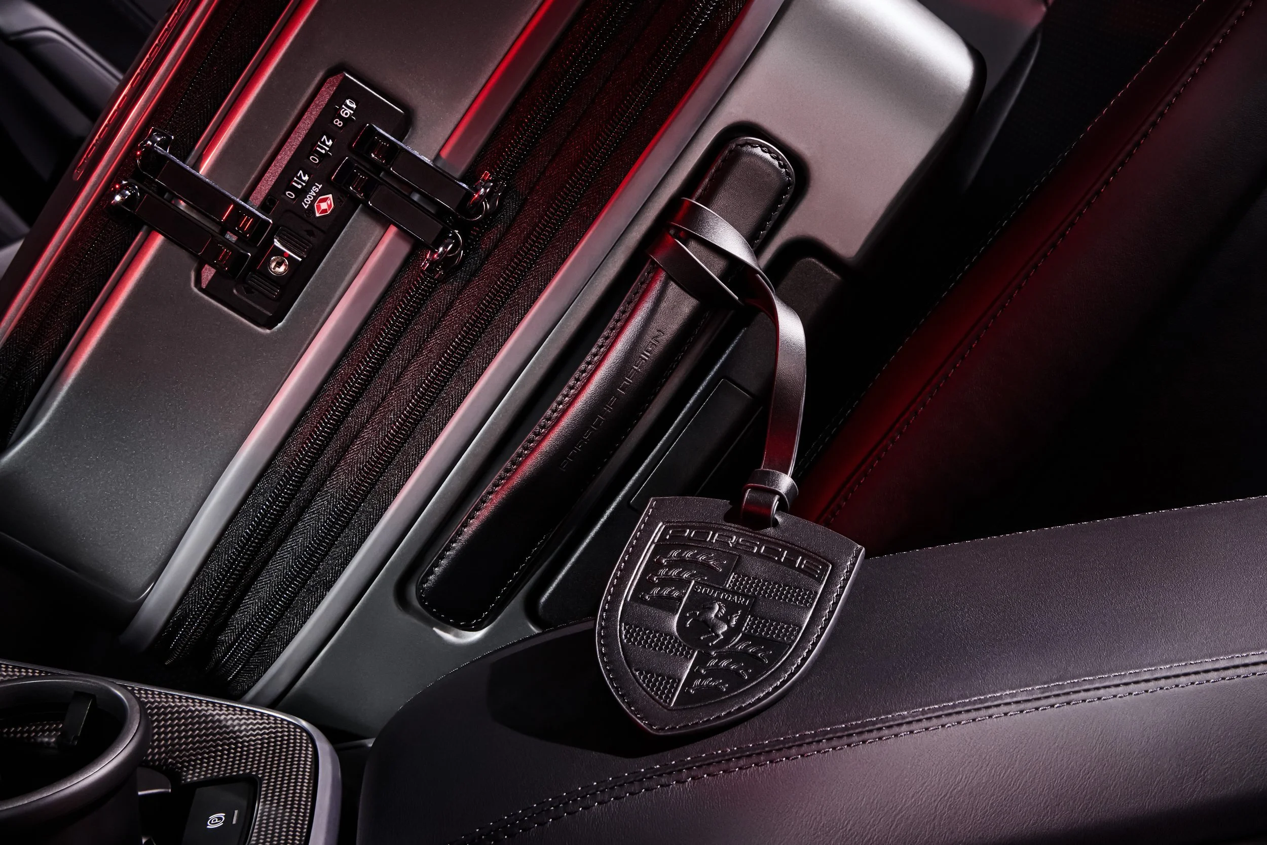Porsche Design Roadster Hardcase – Product-Motiv 6, High-End-Retusche Bildergut