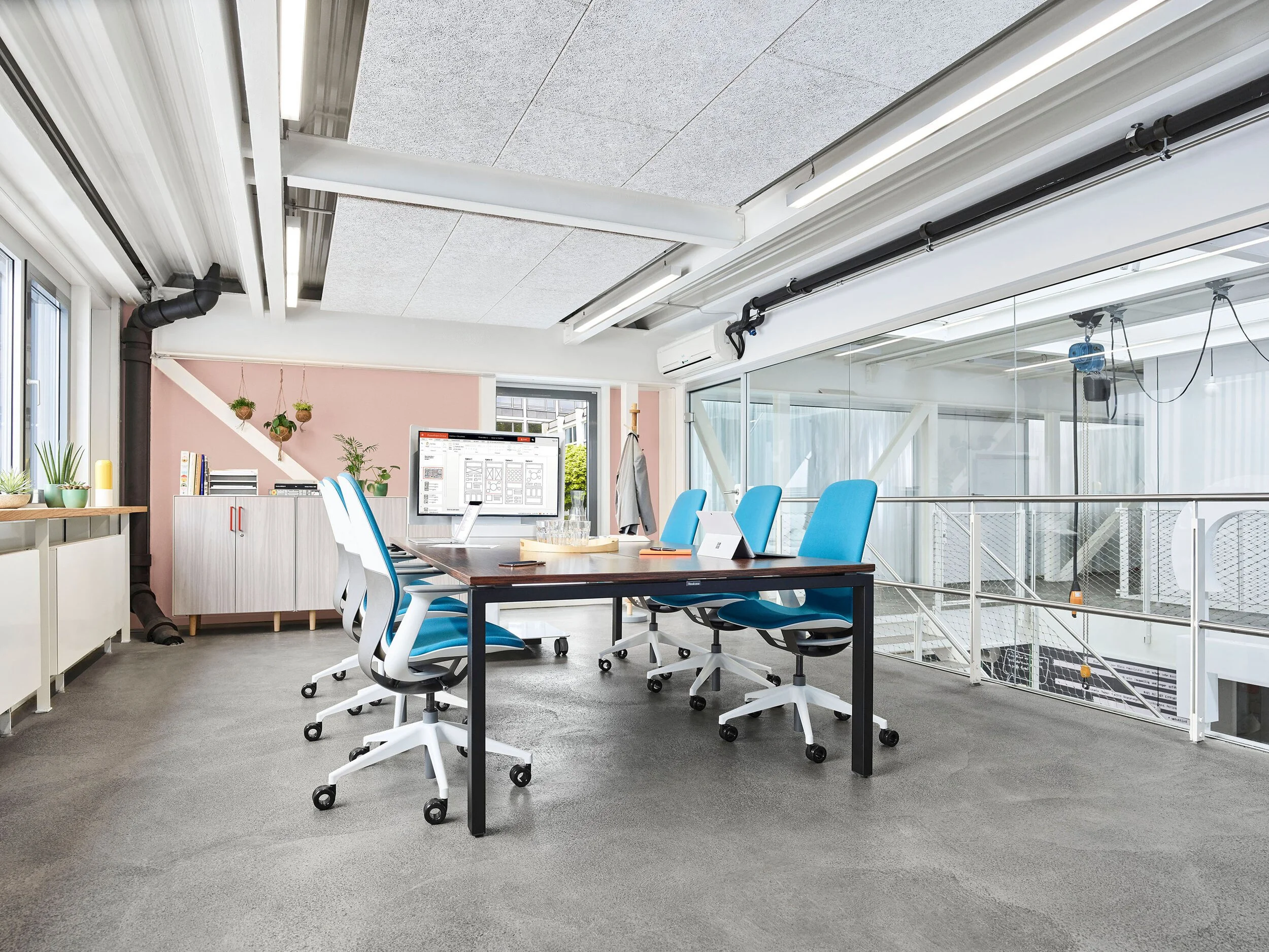 Steelcase Campaign – Product-Motiv 12, High-End-Retusche Bildergut