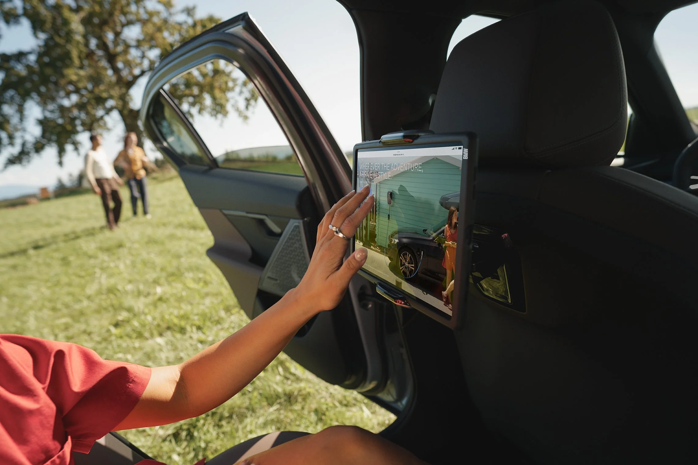 BMW Accessories Spring Summer – Automotive-Motiv 18, High-End-Retusche Bildergut