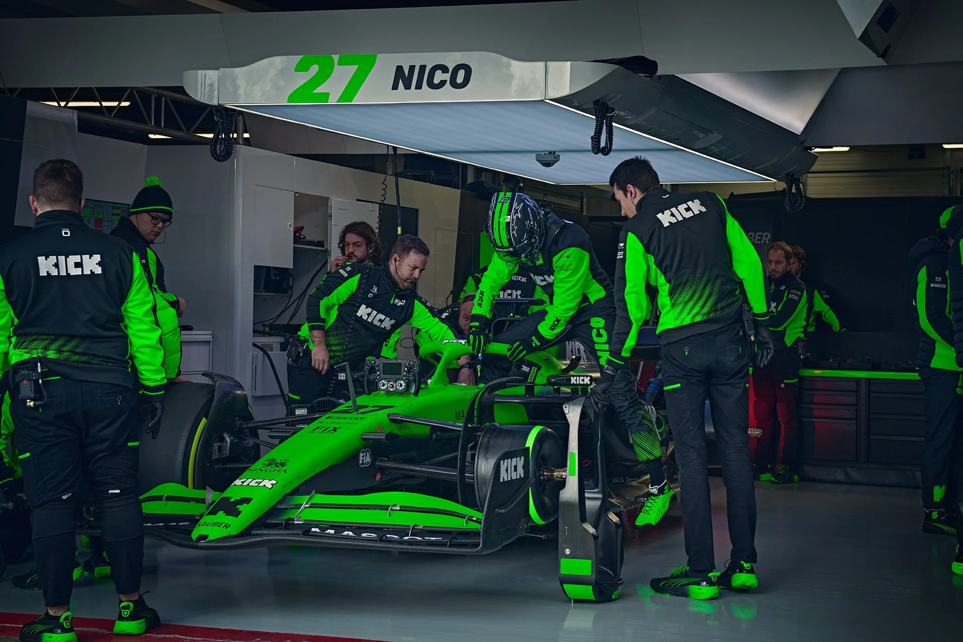 Stake F1 Team Kick Sauber – Automotive-Motiv 2, High-End-Retusche Bildergut