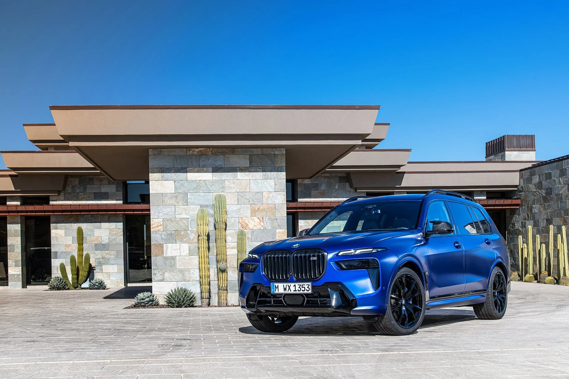 BMW X7 Pressclub – Automotive-Motiv 33, High-End-Retusche Bildergut