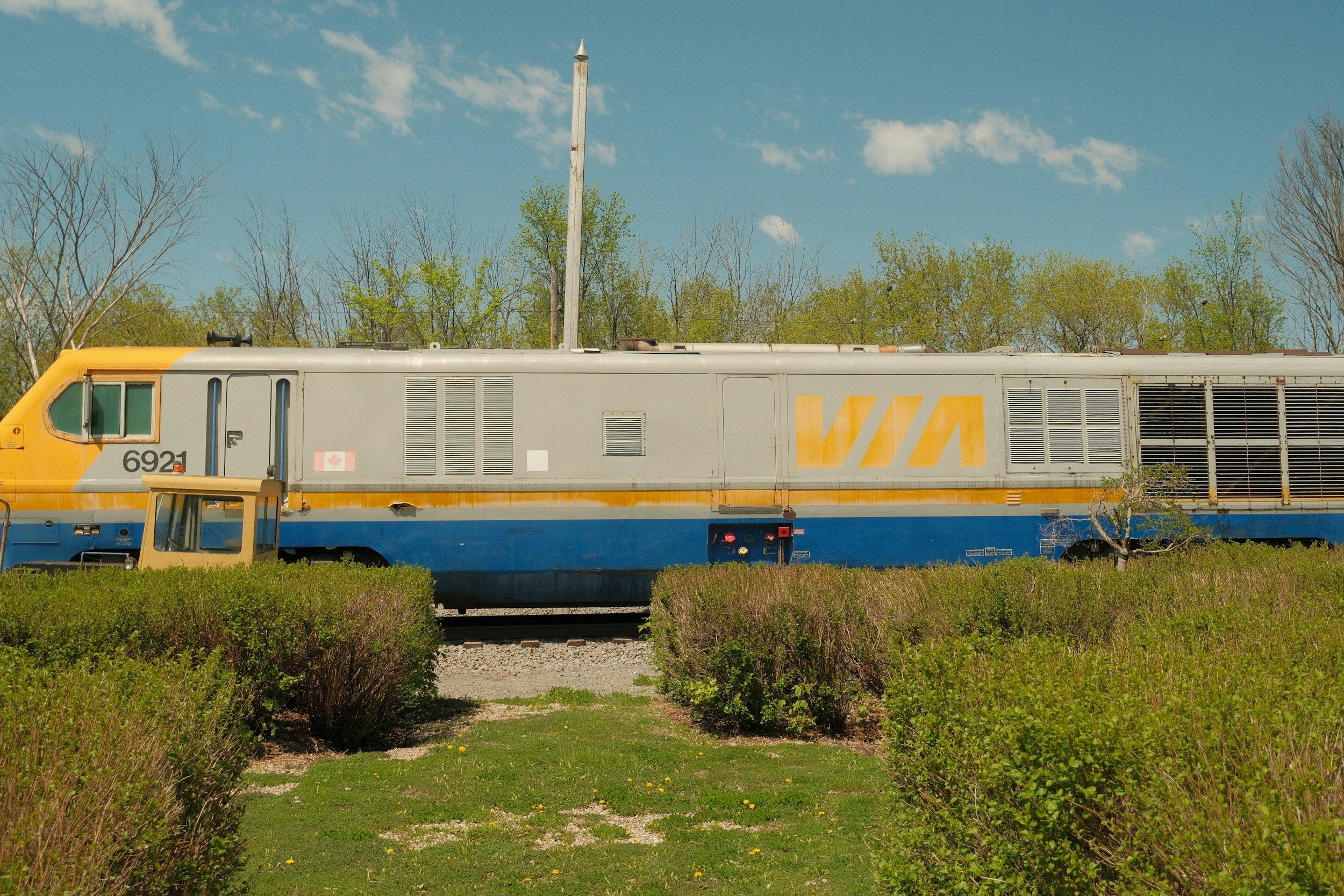 Ottawa invests $1.95 billion in new hybrid locomotives for VIA Rail