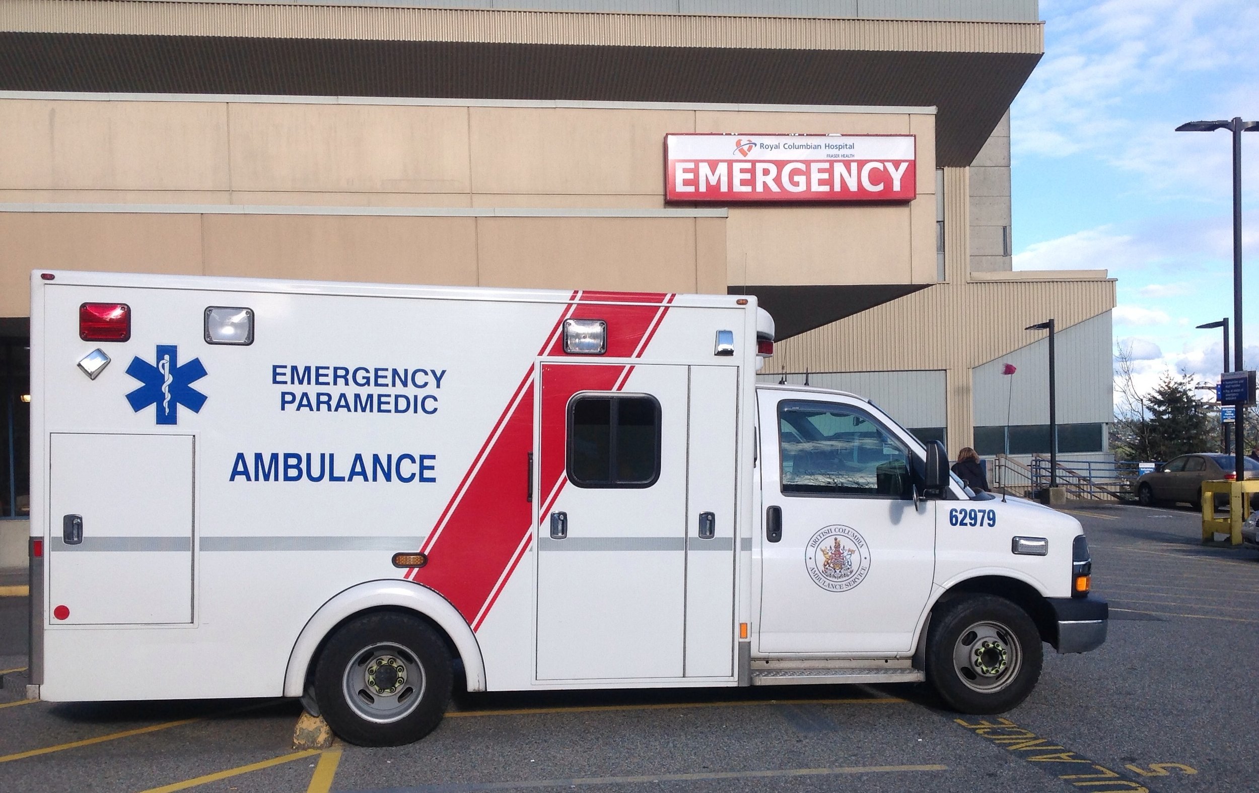 Province initiates new bargaining unit for paramedics, dispatchers