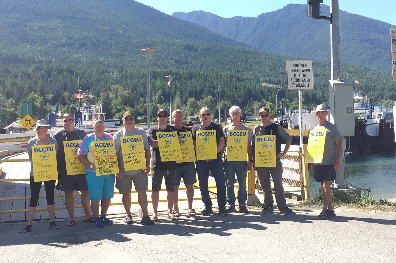 BCGEU picket line at Balfour Terminal shuts down Kootenay Lake Ferry