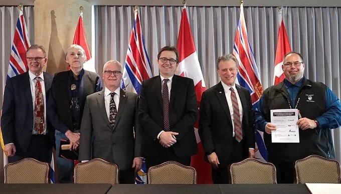 Historic agreement strives to protect southern mountain caribou
