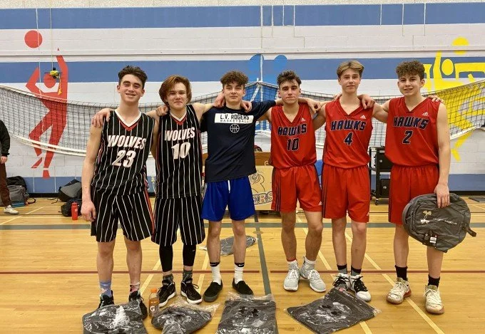 Hawks outlast Wolves, Bombers finish third at WK Boys Basketball Championships