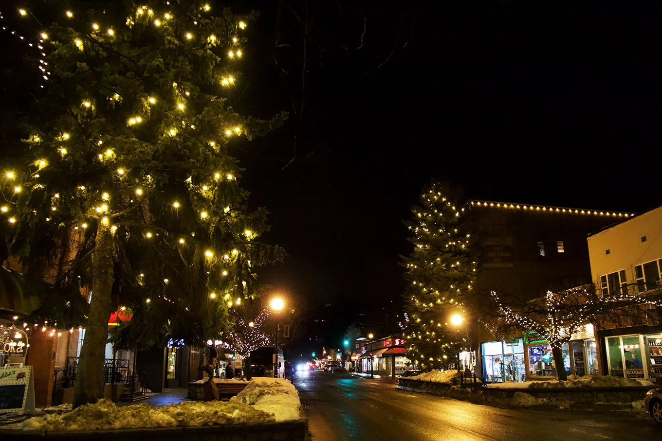 Pandemic sends Christmas on the down low in Nelson as rules rule Yule