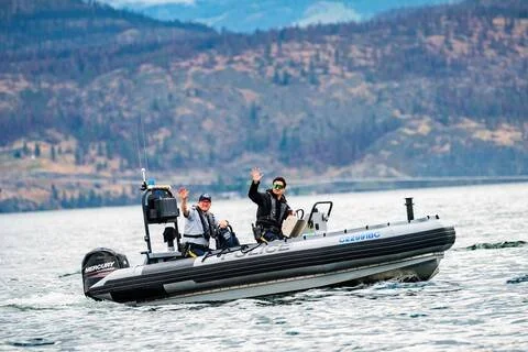 No located update posted for missing Okanagan Lake paddleboarder