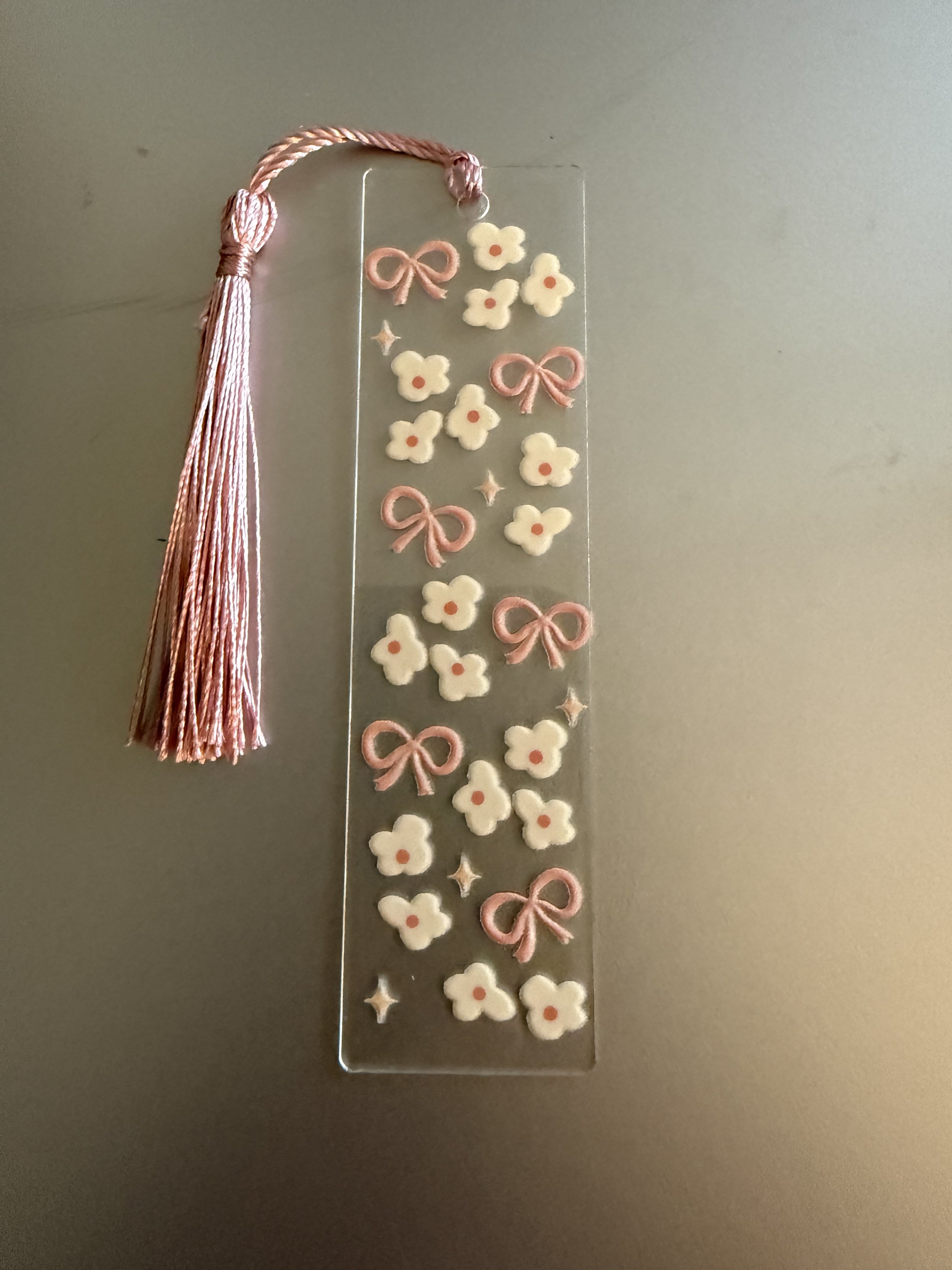 Elegant Floral and Bow Bookmark