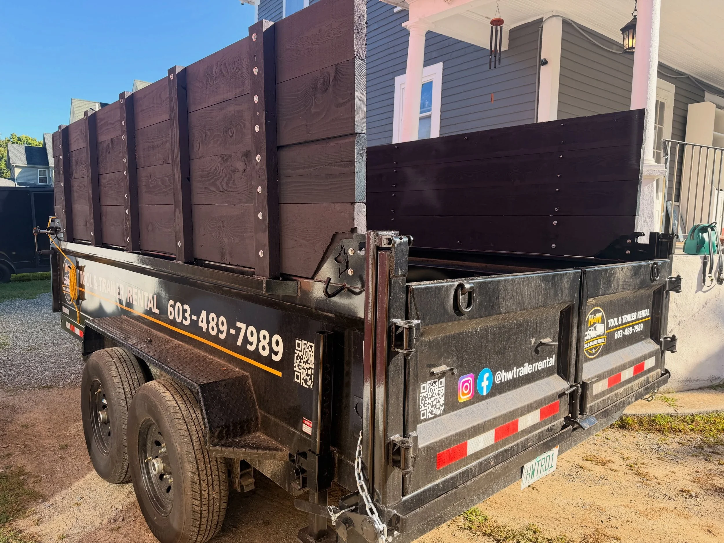 Added sides to almost triple what you can throw away!
19 yard dump trailer coming to you!

#dumptrailer #constructionproject #fallcleaning #hwtoolandtrailerrental