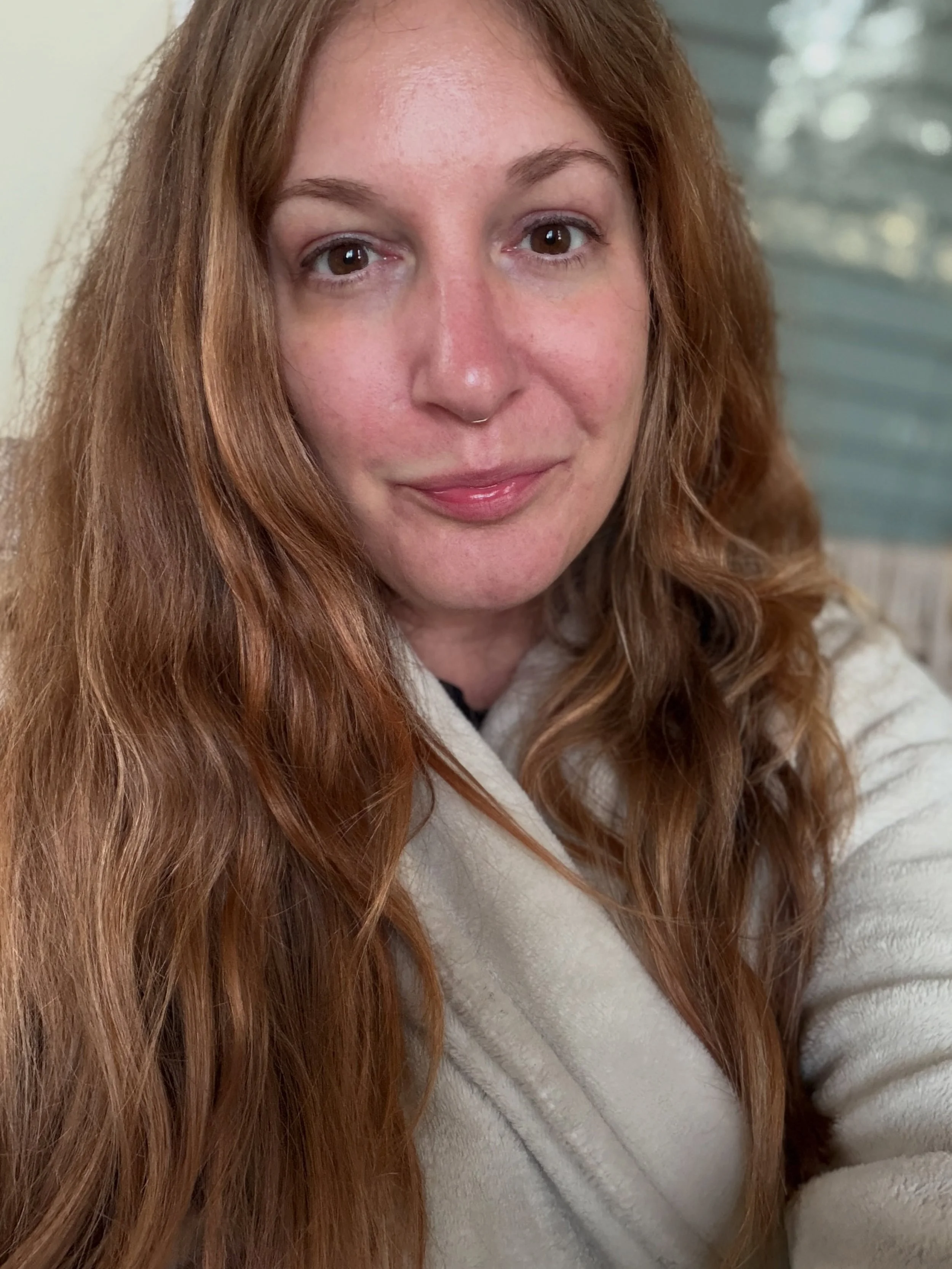 Truth of the week: No one talks about what it&rsquo;s like going from being a busy, high achieving, &ldquo;go getter&rdquo; to someone can barely work at their home desk for an hour straight. #truths #invisibleillnessawareness #fibromyalgiafighter