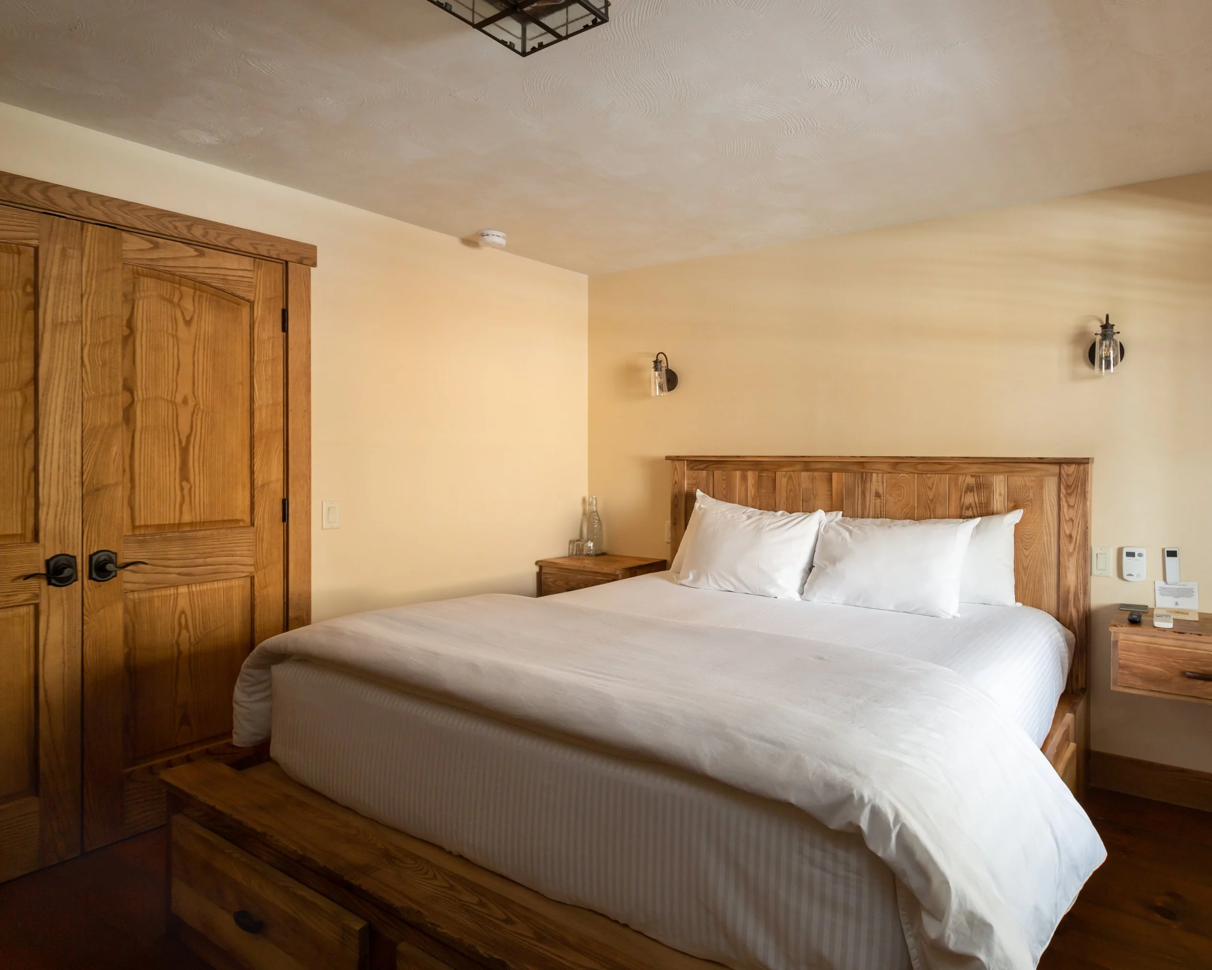 Oak room.jpg