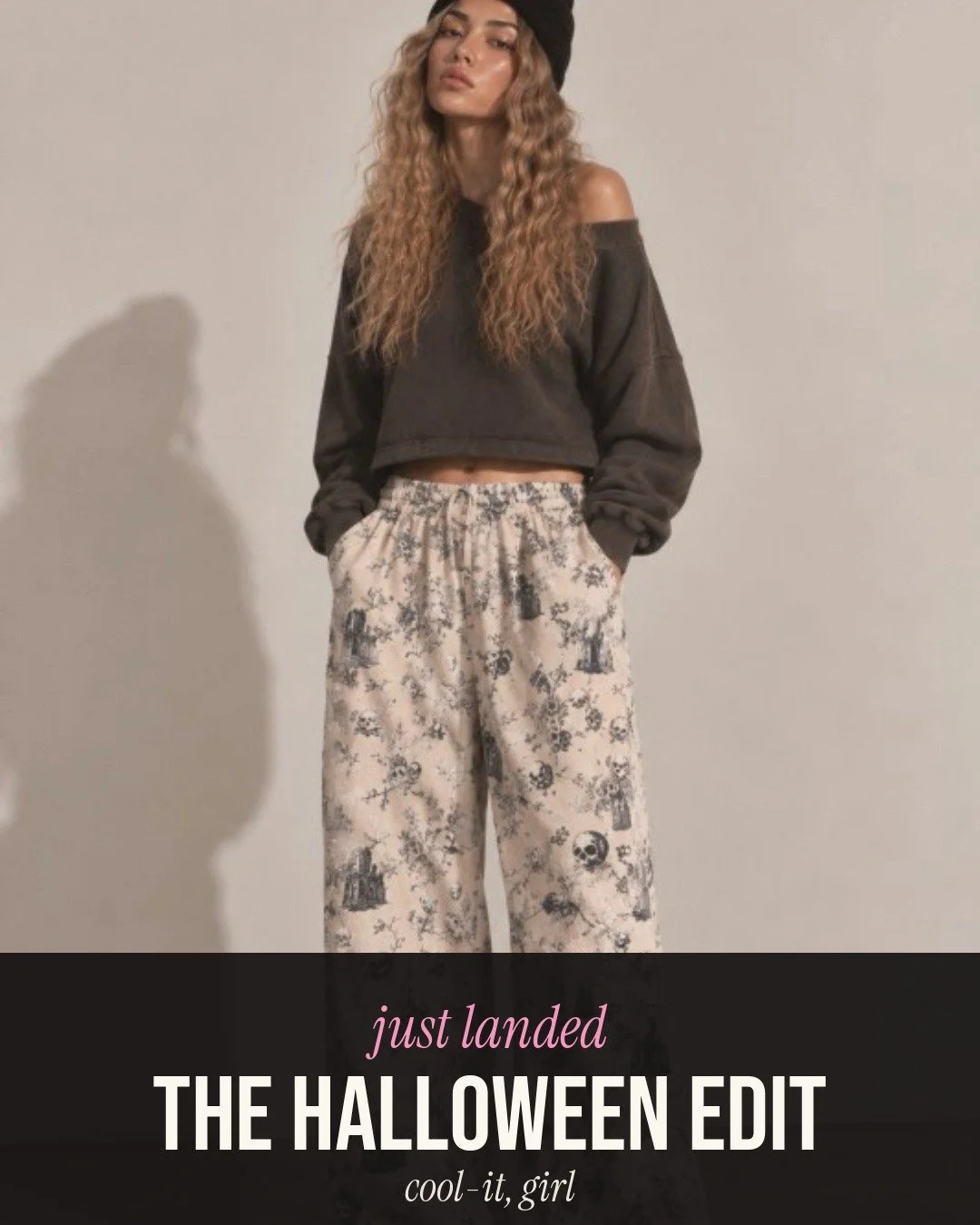 Spooky, but make it soft.

Our Vintage Skull Toile Wide Pants just landed in the Halloween Edit. Old-world toile print with skulls, florals and a haunted house hiding in the pattern, plus an elastic waist, real pockets and a wide leg that moves when 
