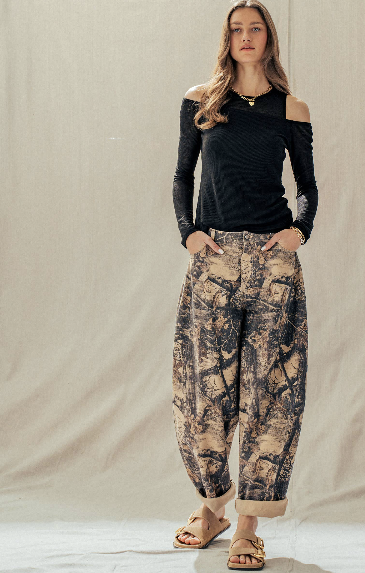 Camo Print Cotton Balloon Pants  Urban Daizy 5.png