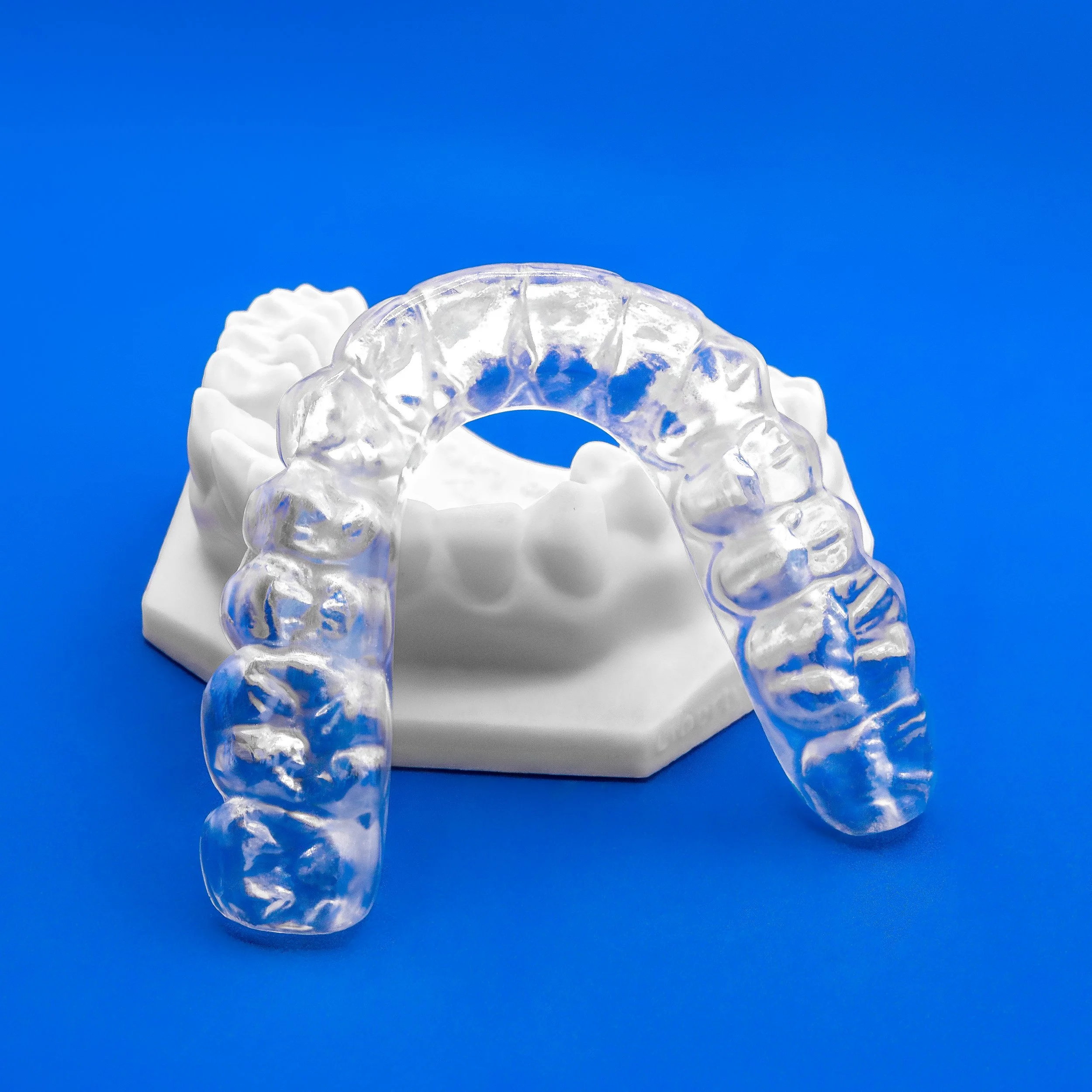 CLEAR RETAINER ( ESSIX)