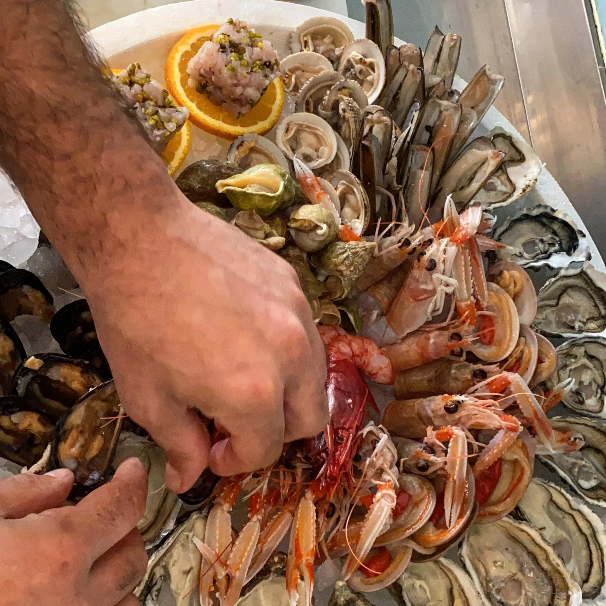 Plateau Royale da asporto con ostriche, crostacei e frutti di mare