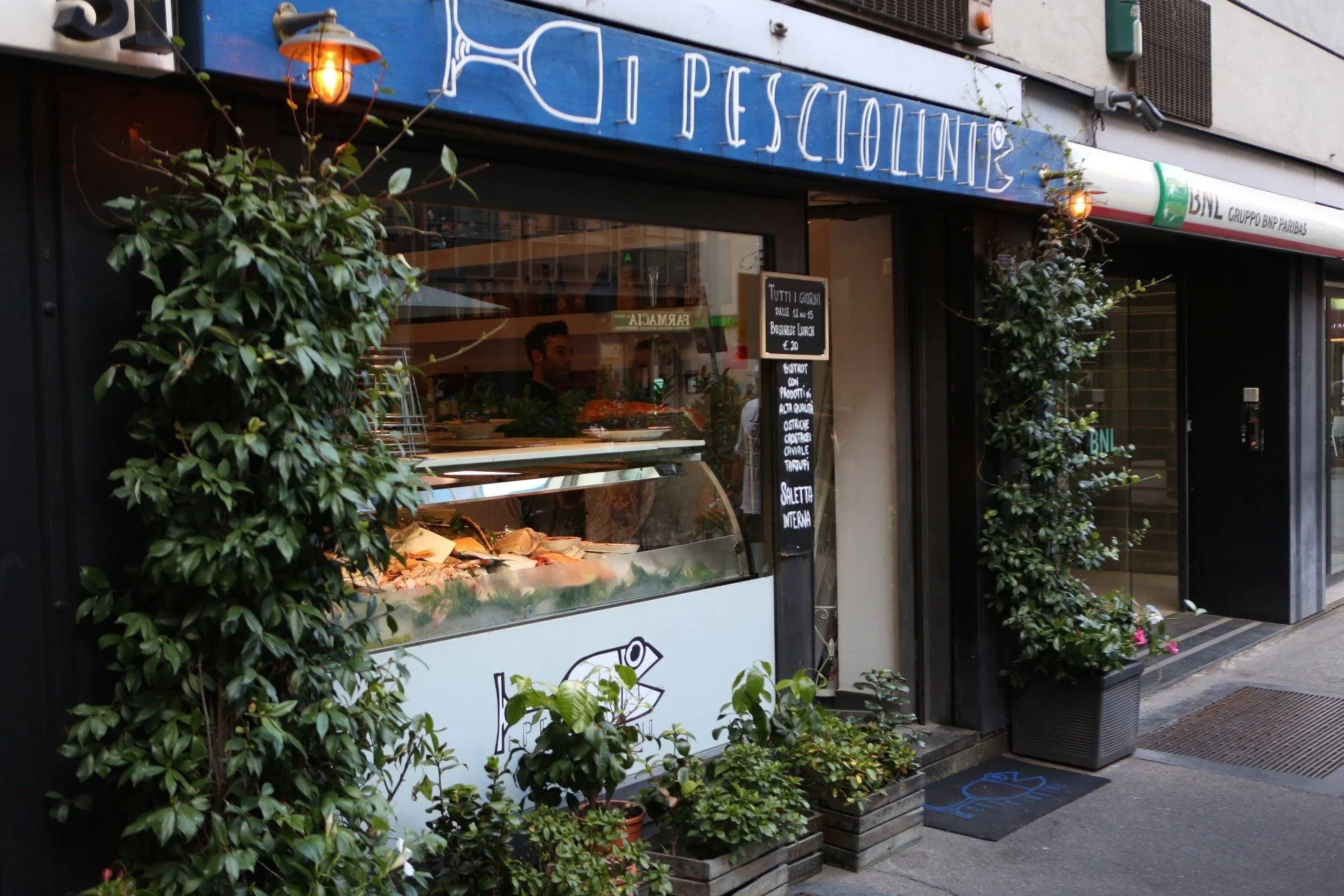 I Pesciolini, pescheria con cucina in Corso di Porta Romana a Milano
