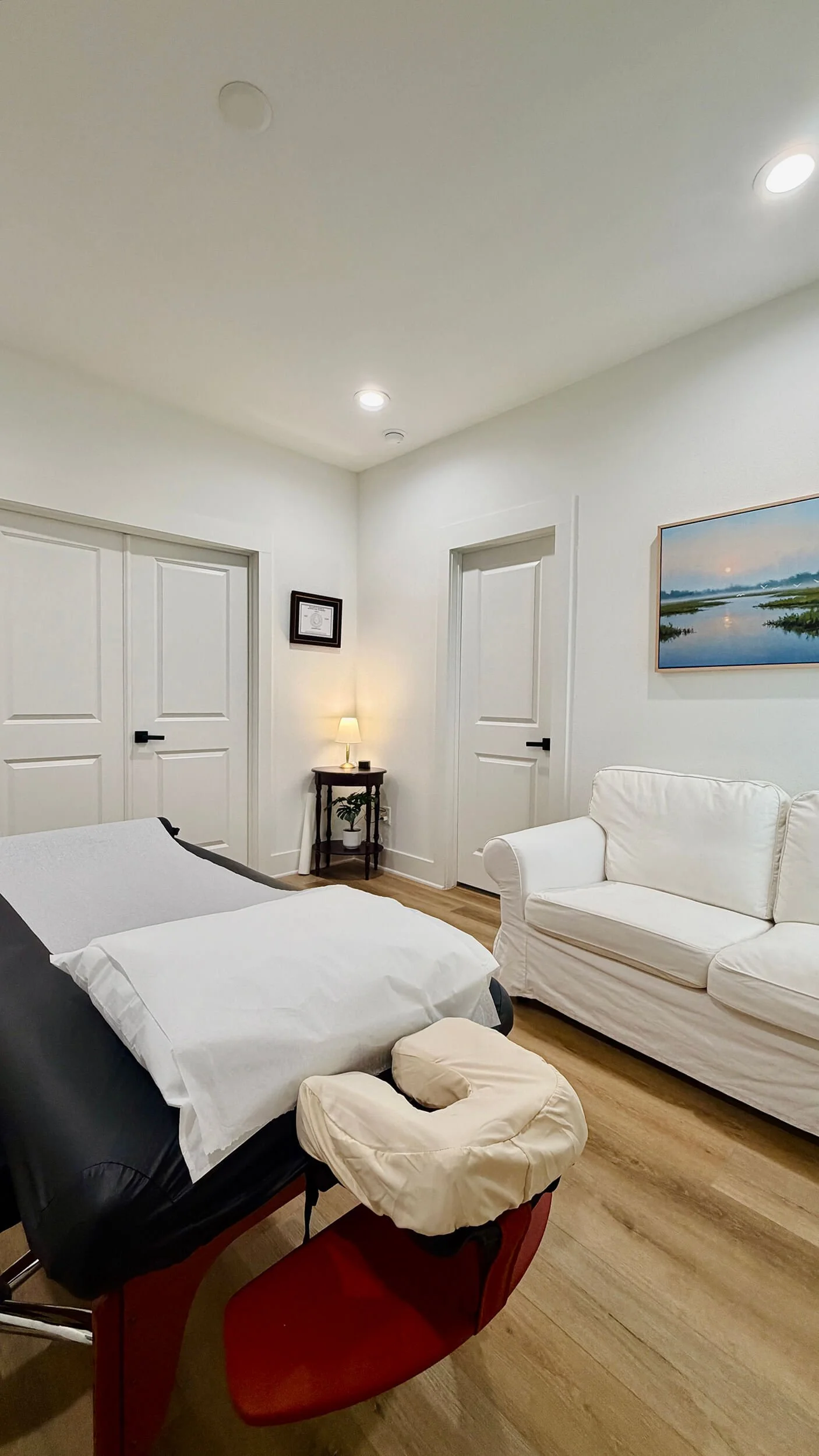 A cozy treatment room for acupuncture and cupping appointments at New Heights Acupuncture and Chinese Medicine in Houston, Texas.