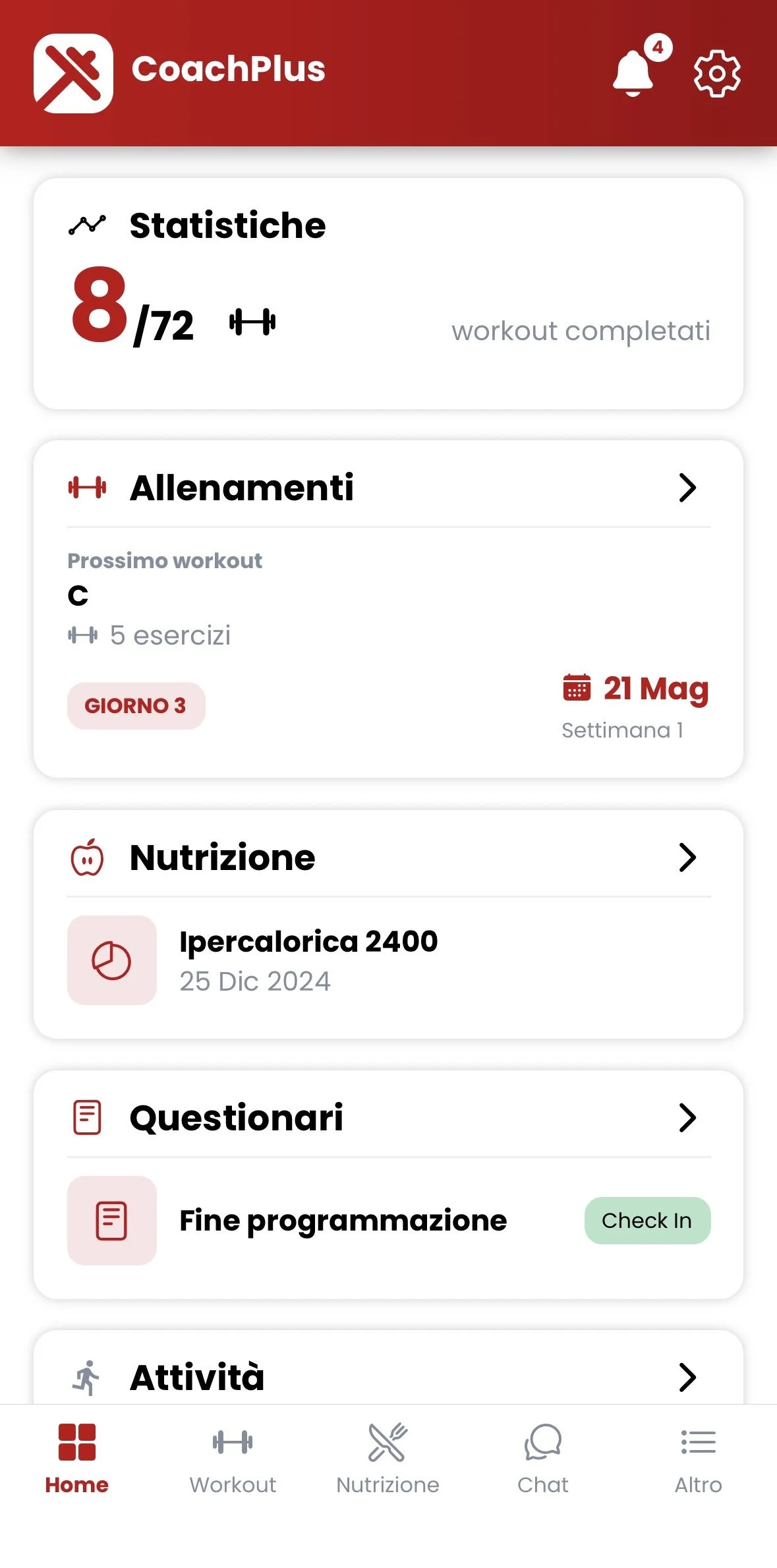 Schermata dell'app CoachPlus che mostra statistiche di allenamento, allenamenti programmati, informazioni nutrizionali e sezioni come questionari e attività con menu in basso.