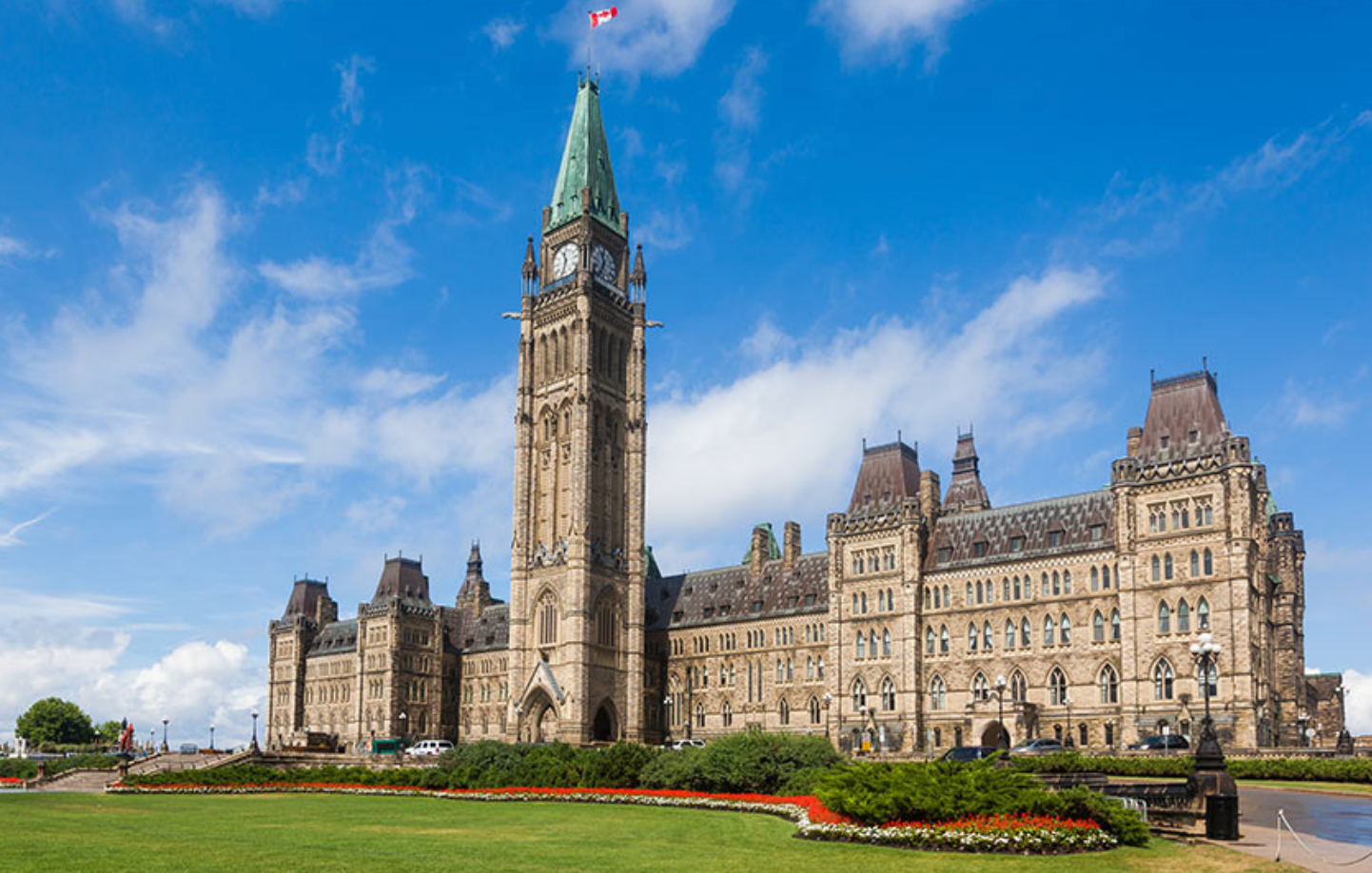 Le Canada lève son avertissement d’éviter les voyages "non essentiels" pour les voyageurs vaccinés