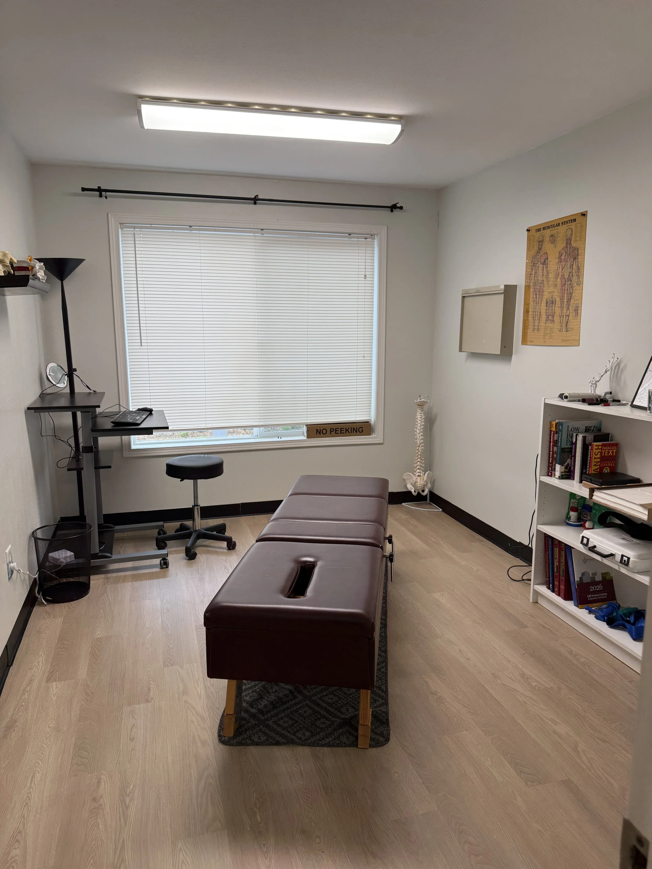 Chiropractic treatment room at Pacific Northwest Chiro in Federal Way