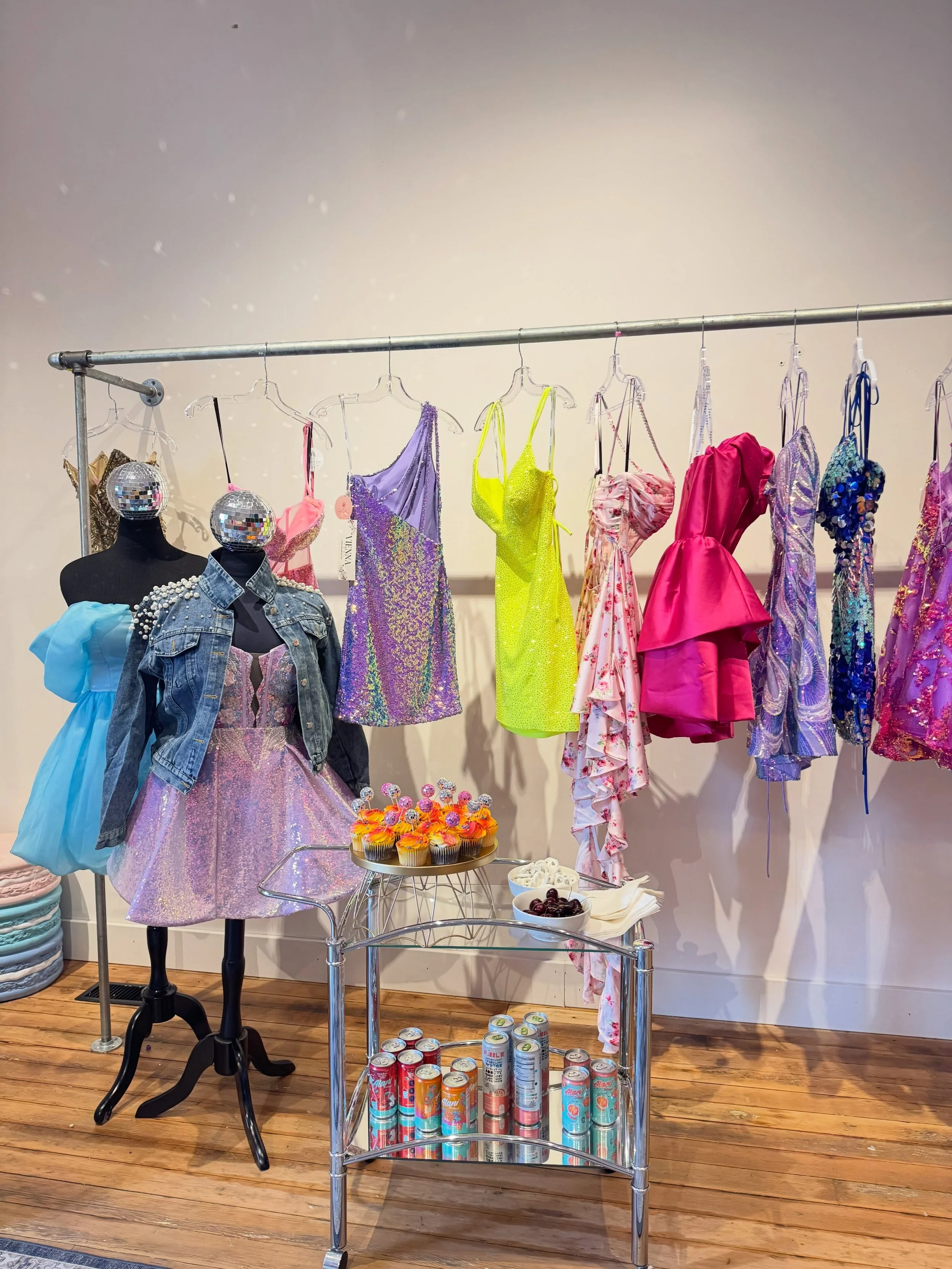 let&rsquo;s get this party started!! we&rsquo;re open 11-4pm today!!! Let&rsquo;s find your HOCO dress!!! 🌸❤️⭐️🫶🏻✨
One Dress. One Color. One School. 
.
.
.
.
.
#hoco2026 #homecoming #shoplocal #bestdressshop