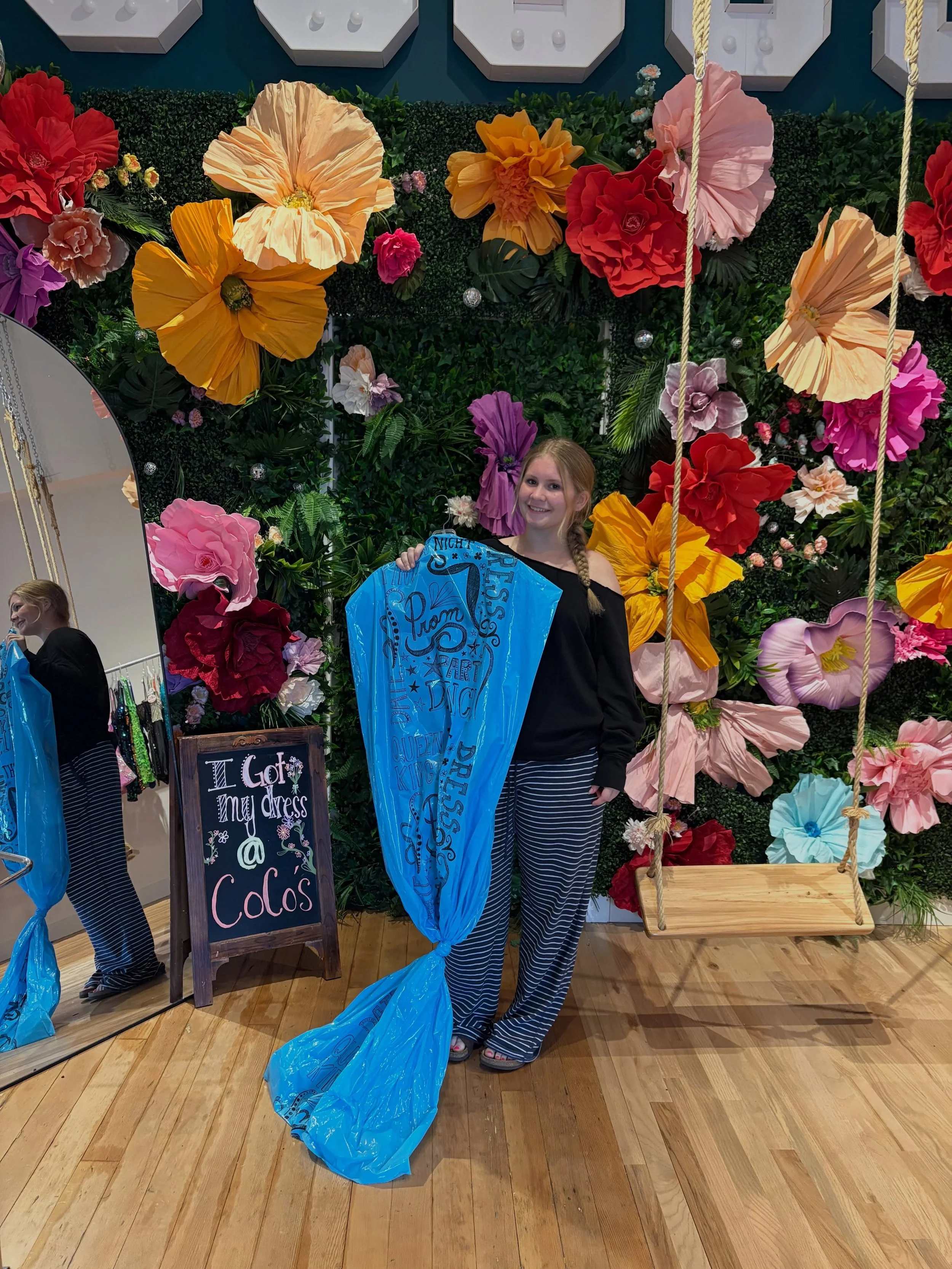 Join the Cocos community!!! 🌸✨💃🏻💁🏻&zwj;♀️We love being able to help you find the dress that makes you glow and shine!!! See you today!!
we&rsquo;re open 11-4pm today. 
this could be you!!! eeeek 
.
xoxo coco&rsquo;s 🩷🩷
.
.
.
#shopsmall #sterli