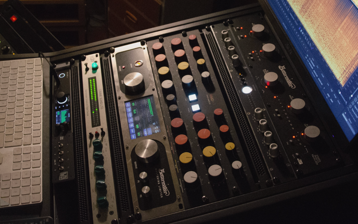 Mixrummet Uppsala – analog masteringutrustning med Bettermaker stereo limiter och outboard rack i samarbete med Saposnikoff Mastering i Stockholm