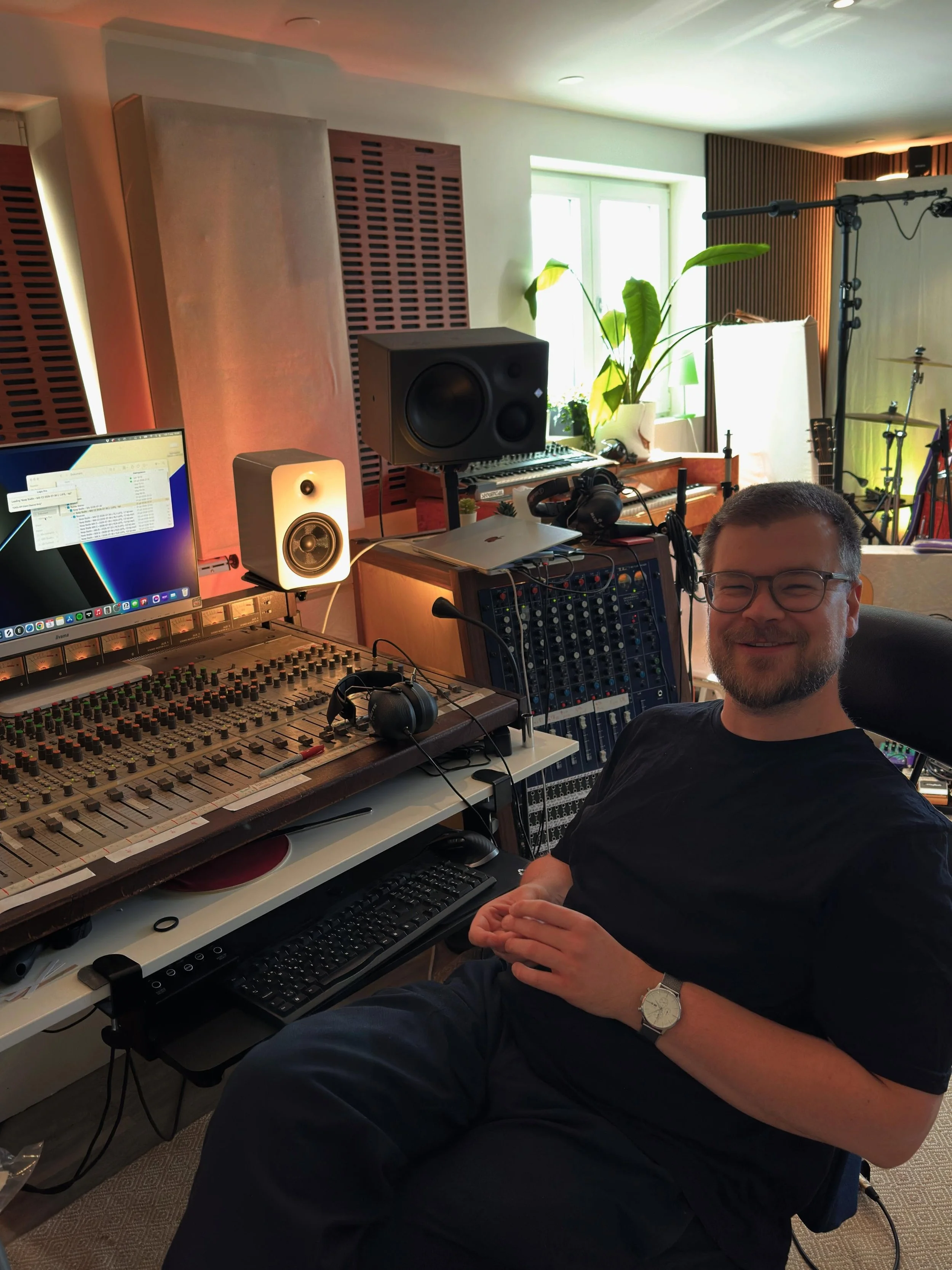 Stoffe in the flesh!🥩
.
.
.
#mixrummet #mixrummetuppsala #musikstudio #mixtekniker #tillbaka