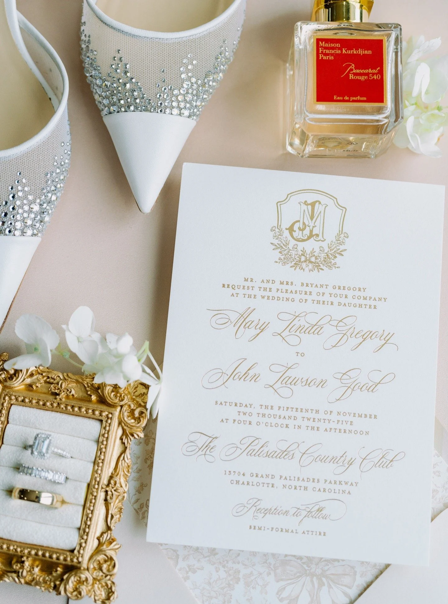 Cheers to the Goods! 🥂

Mary and John&rsquo;s North Carolina wedding featured a beautifully neutral palette with soft layers of ivory, touches of gold, and surprise bows that added just enough fluff to feel both celebratory and effortlessly elegant.