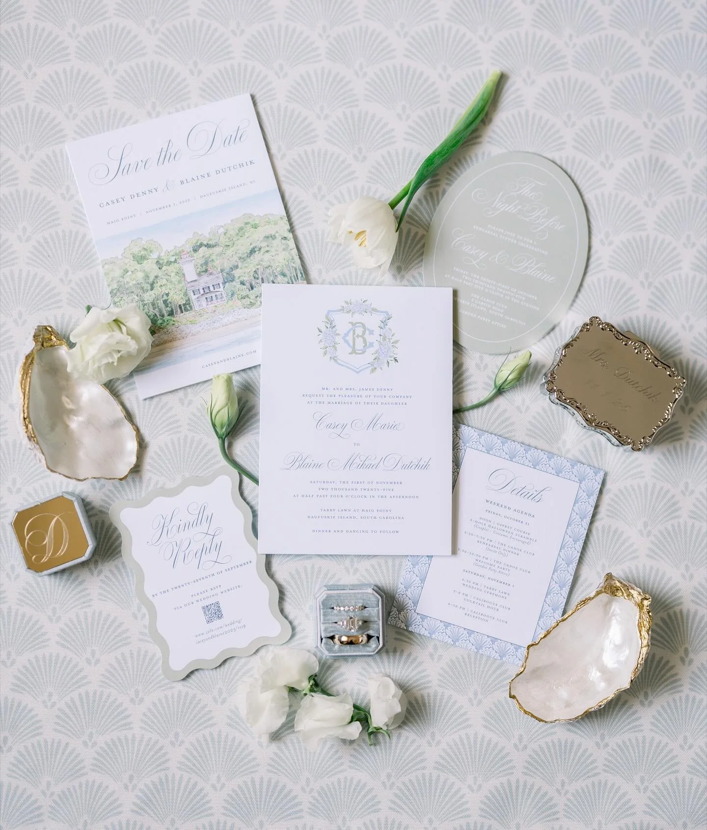 A coastal paper dream for Casey &amp; Blaine&rsquo;s Daufuskie Island wedding earlier this month. 🤍🩵🌿

We began with a custom lighthouse watercolor for their save the dates &mdash; a love letter to the island they adore &mdash; and carried their b